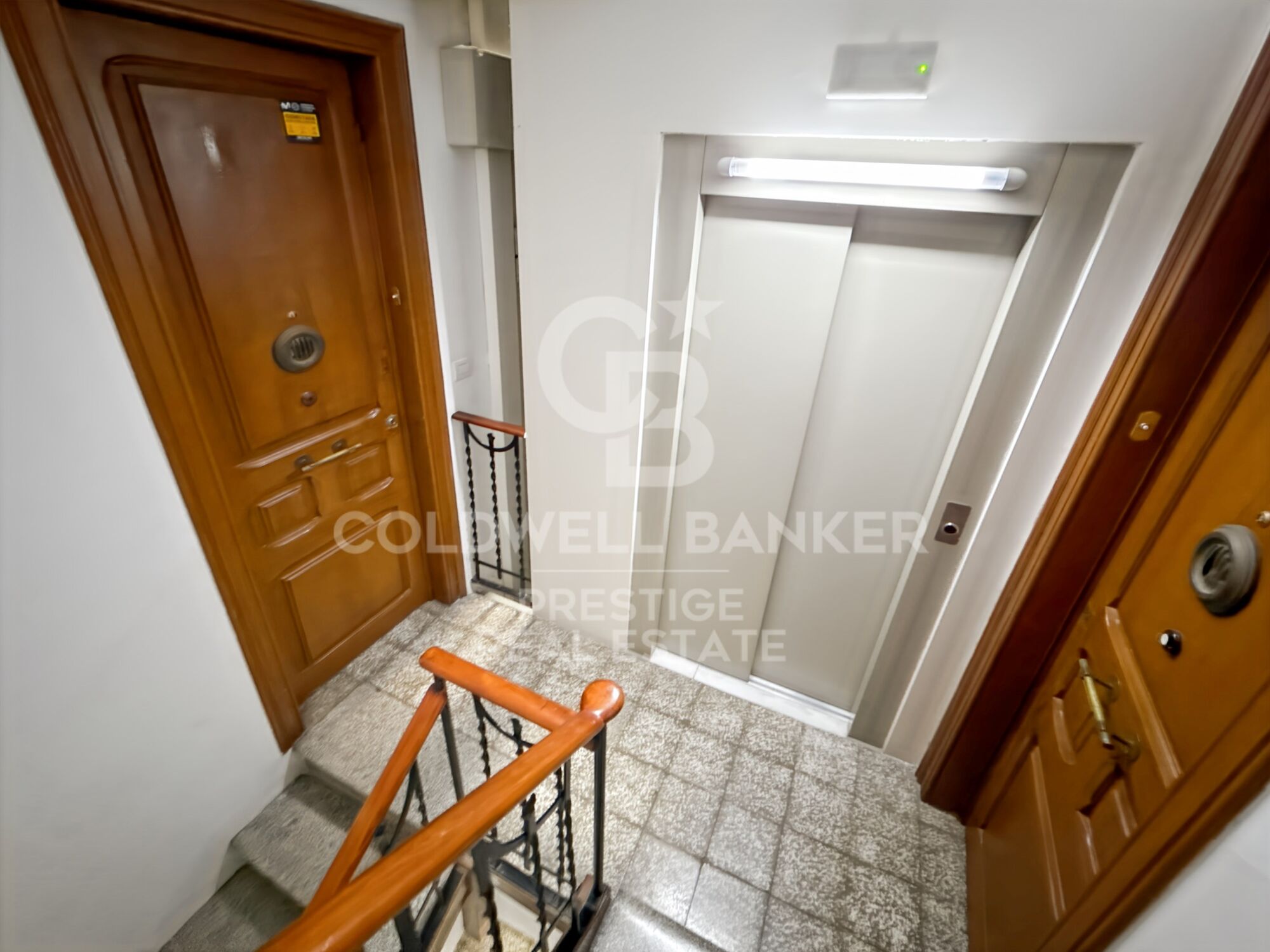 Renovated apartment for sale - Vila de Gràcia, Barcelona