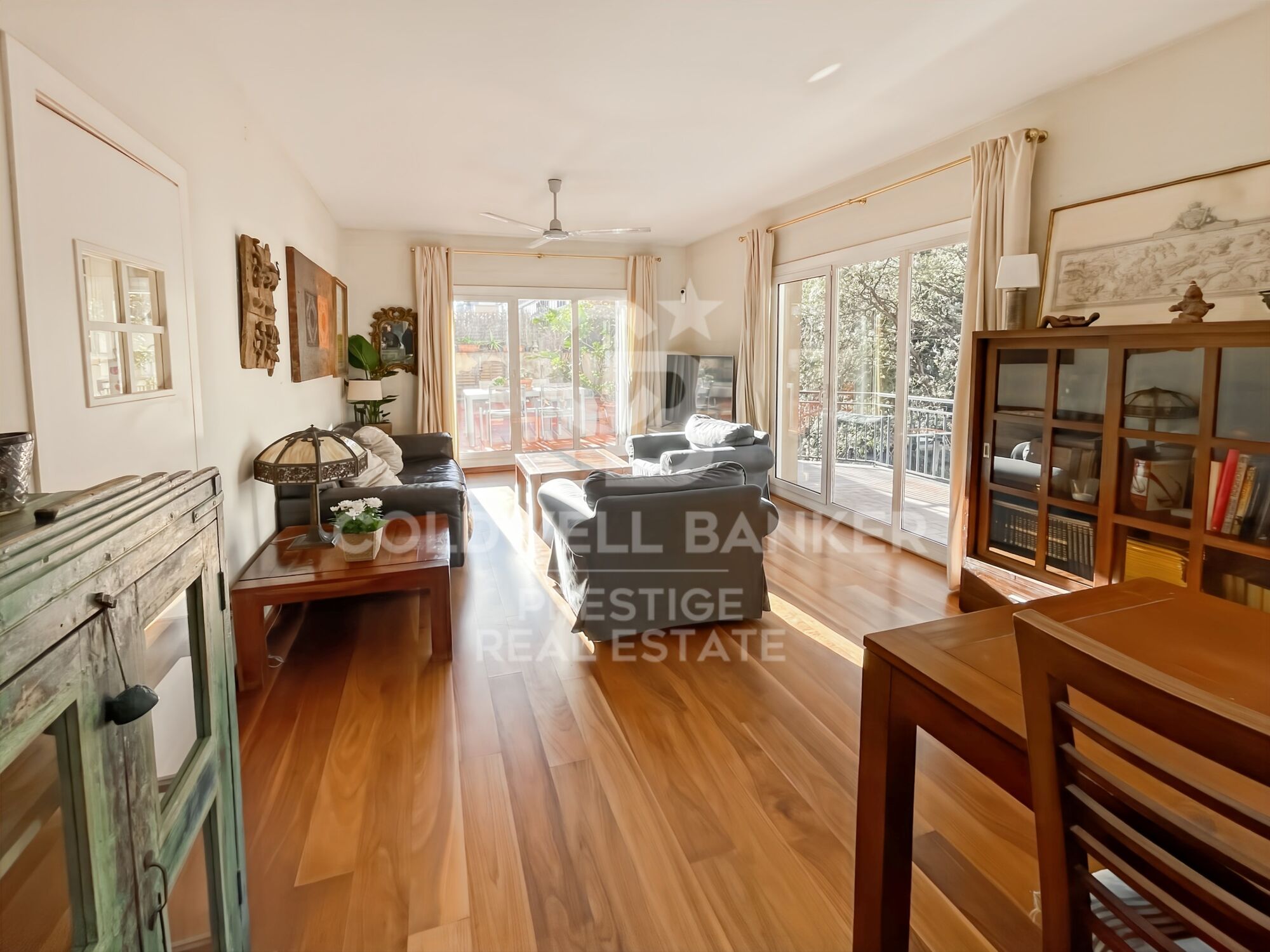 Espectacular piso con terraza de 50 m² y parking privado cerca de Francesc Macià, Barcelona