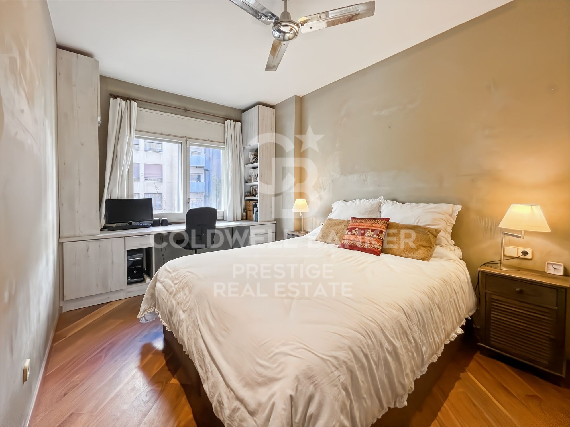 Espectacular piso con terraza de 50 m² y parking privado cerca de Francesc Macià, Barcelona
