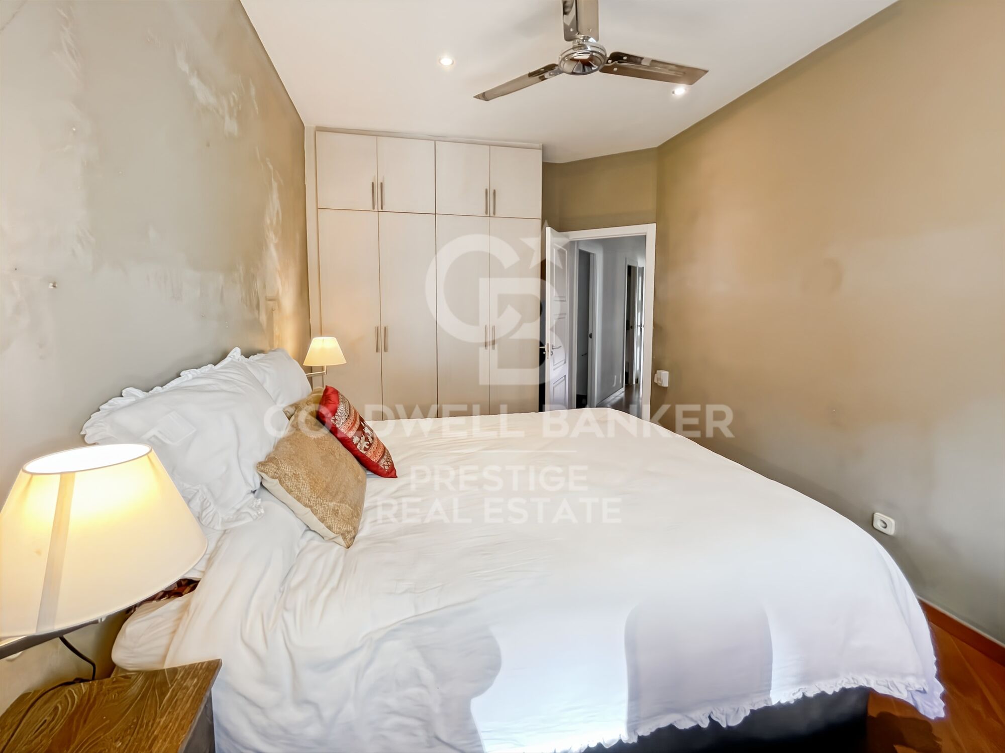 Spectaculaire appartement avec terrasse de 50 m2 et parking privé près de Francesc Macià, Barcelone