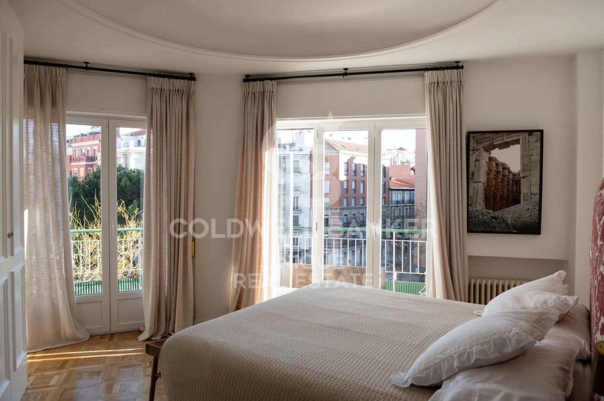 Piso exterior de 4 habitaciones y 2 terrazas en Trafalgar, Madrid