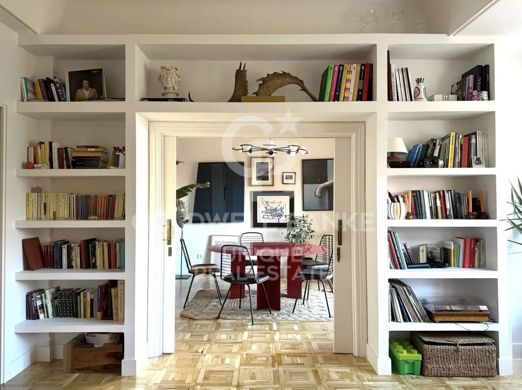 Piso exterior de 4 habitaciones y 2 terrazas en Trafalgar, Madrid