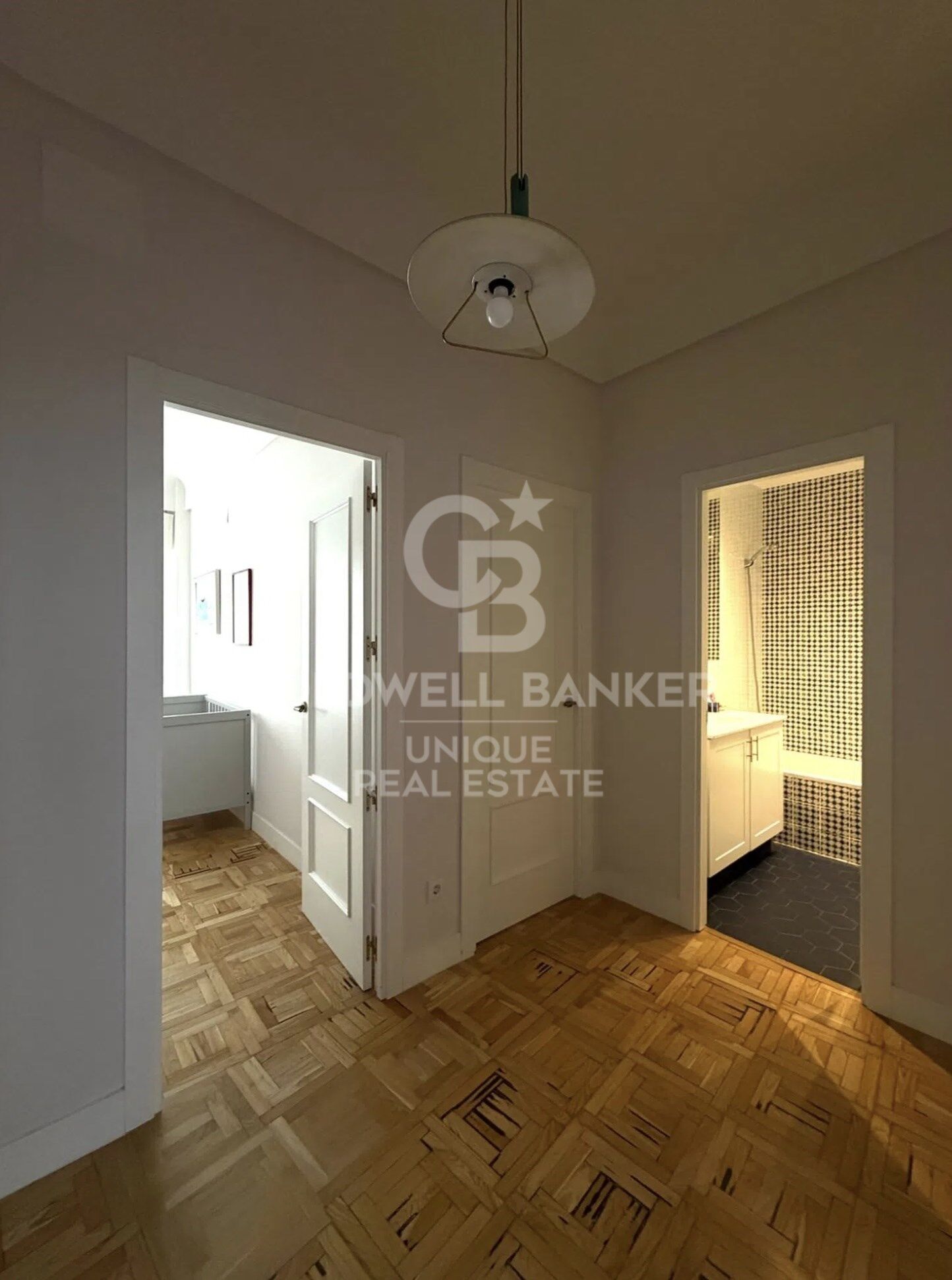 Piso exterior de 4 habitaciones y 2 terrazas en Trafalgar, Madrid