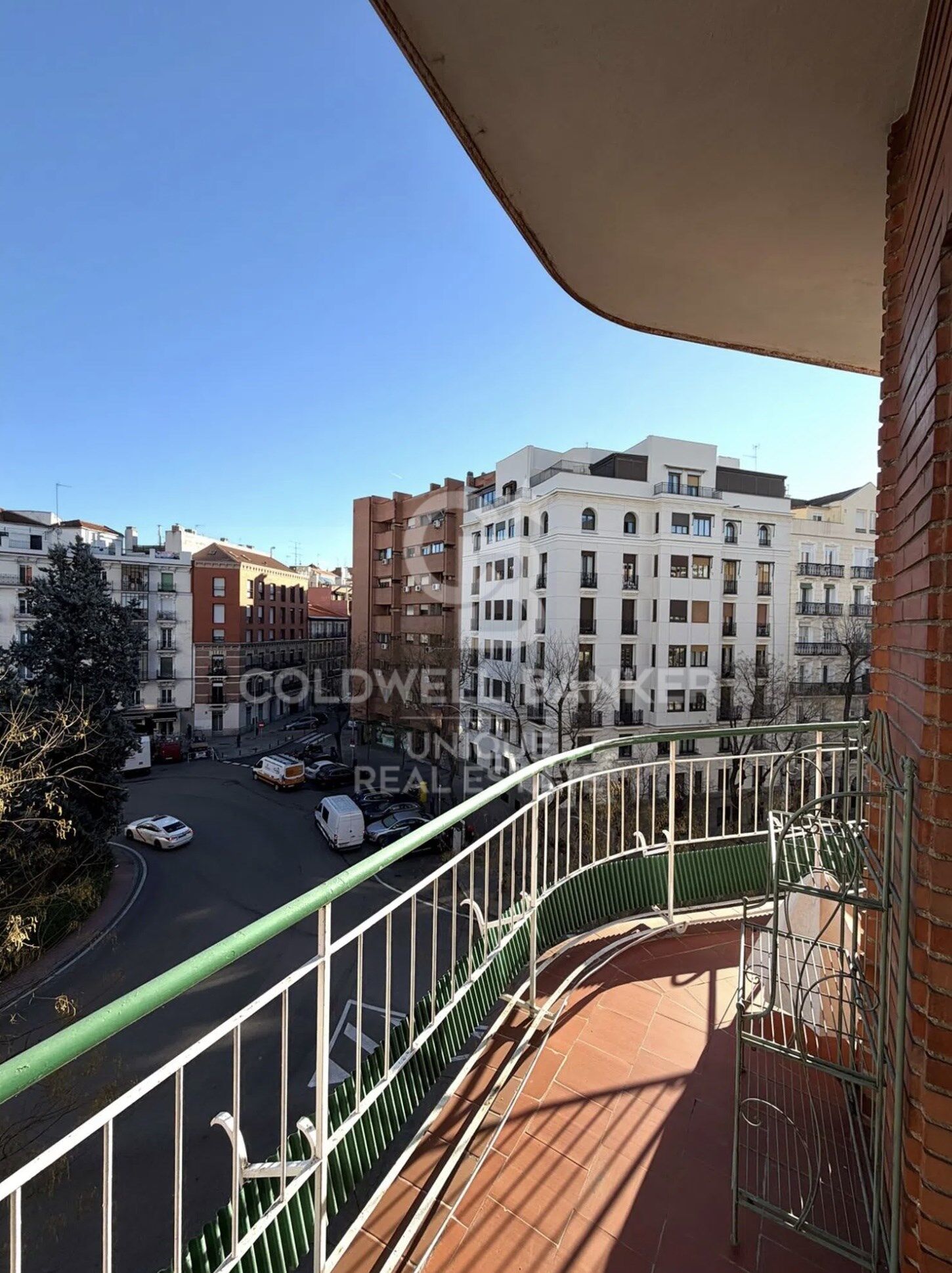 Piso exterior de 4 habitaciones y 2 terrazas en Trafalgar, Madrid