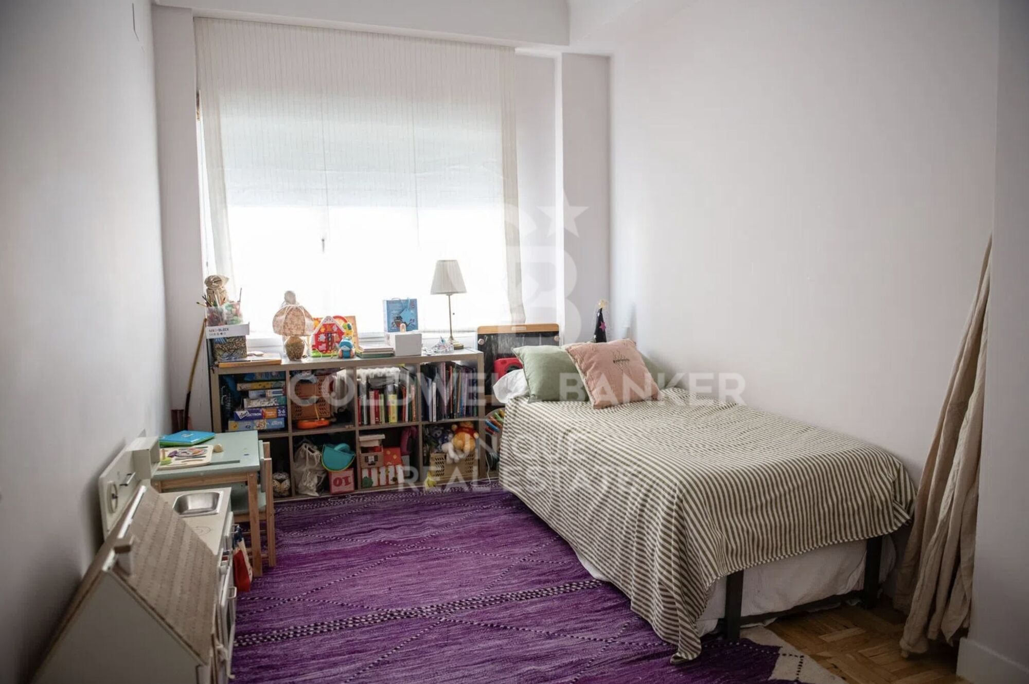 Piso exterior de 4 habitaciones y 2 terrazas en Trafalgar, Madrid