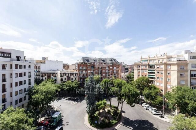 Exterior flat with 4 bedrooms and 2 terraces in Trafalgar, Madrid