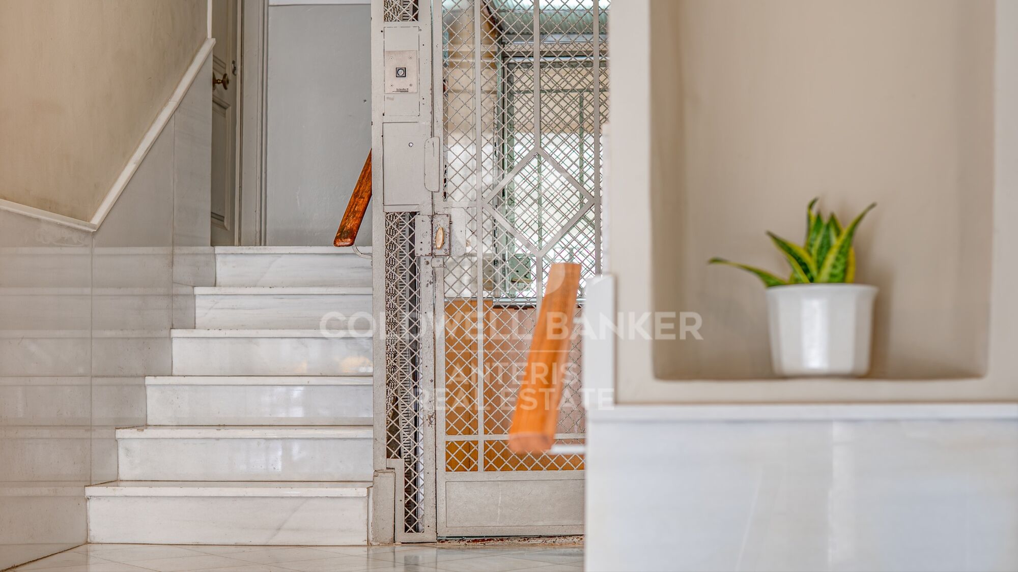 Luxury penthouse with two terraces and exceptional views