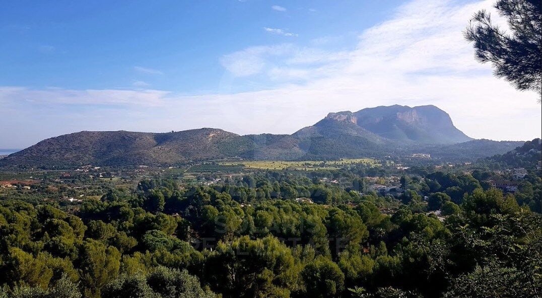 Exclusive plot in the prestigious La Sella urbanisation