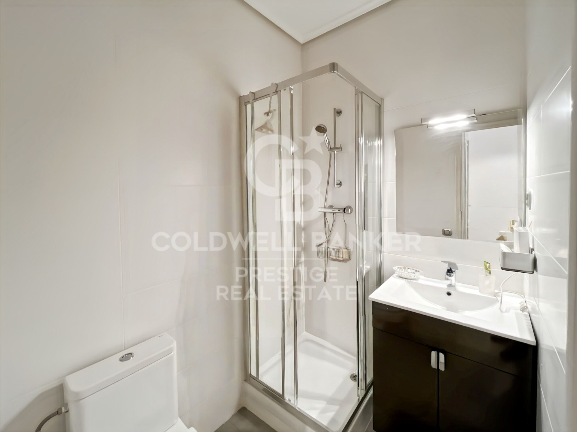 Piso con terraza y 3 plazas de parking en venta en Pedralbes