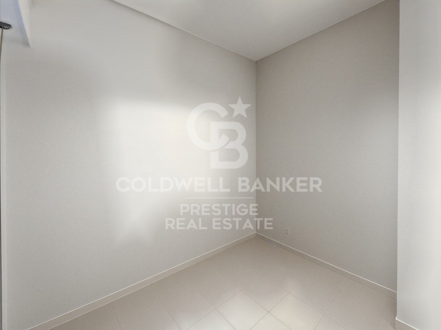 Piso con terraza y 3 plazas de parking en venta en Pedralbes