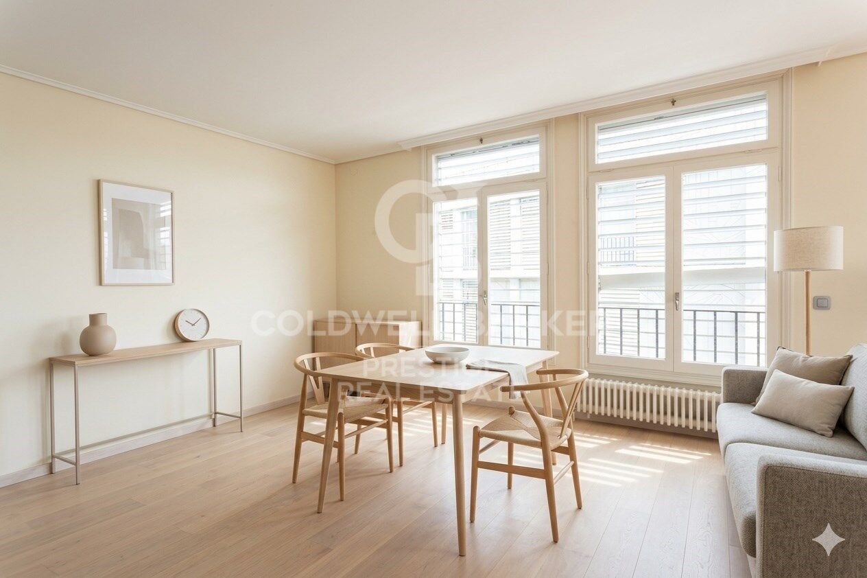 Apartment with terrace and 3 parking spaces for sale in Pedralbes