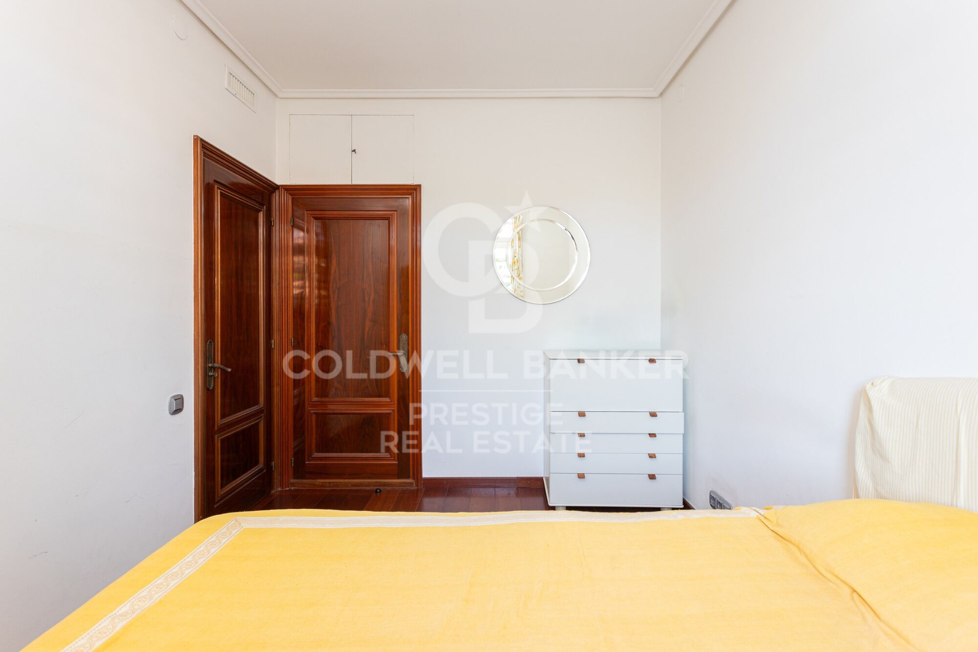 Apartment with terrace and 3 parking spaces for sale in Pedralbes