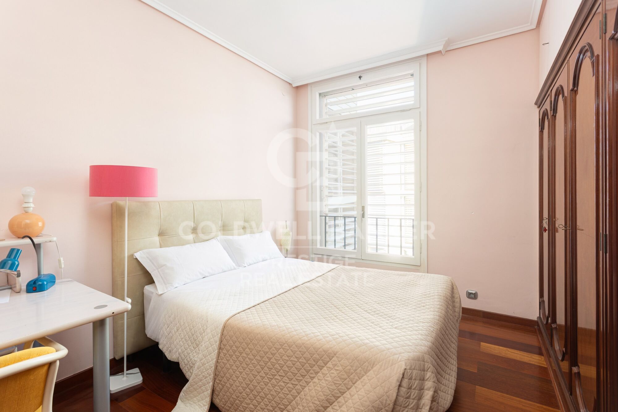 Appartement avec terrasse et 3 places de parking à vendre à Pedralbes