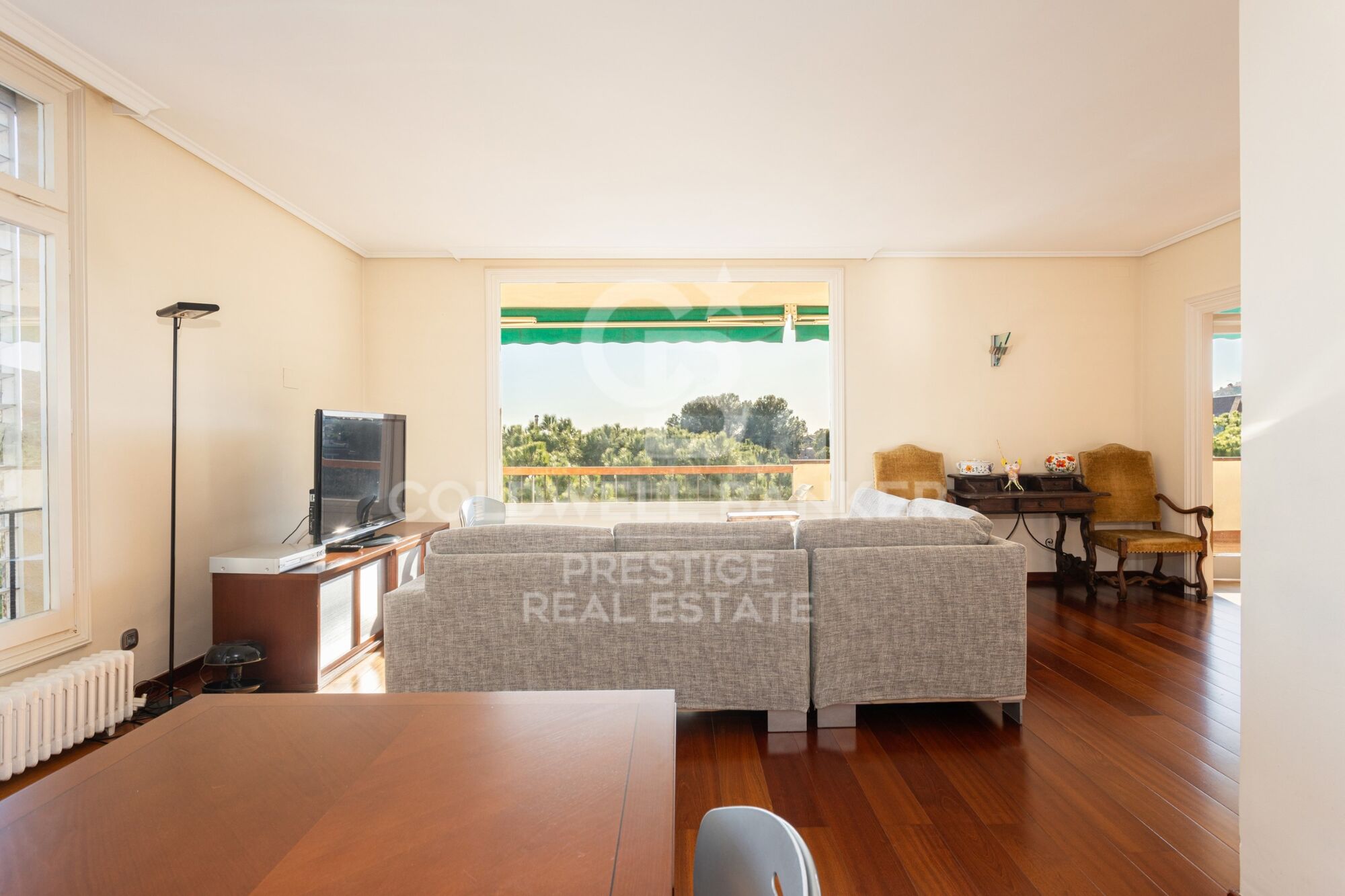 Appartement avec terrasse et 3 places de parking à vendre à Pedralbes