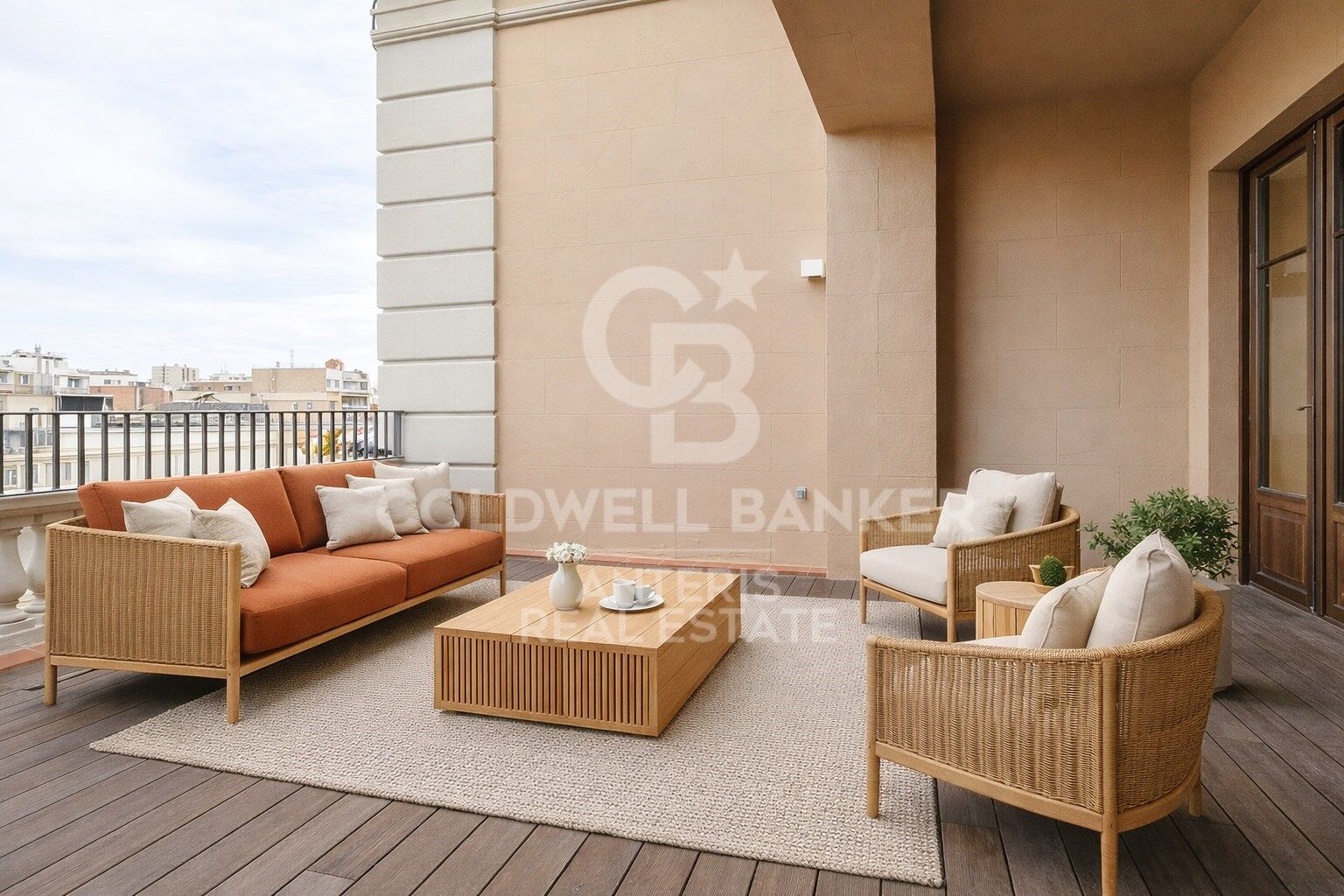Exclusive duplex penthouse with terrace next to Paseo de Gracia