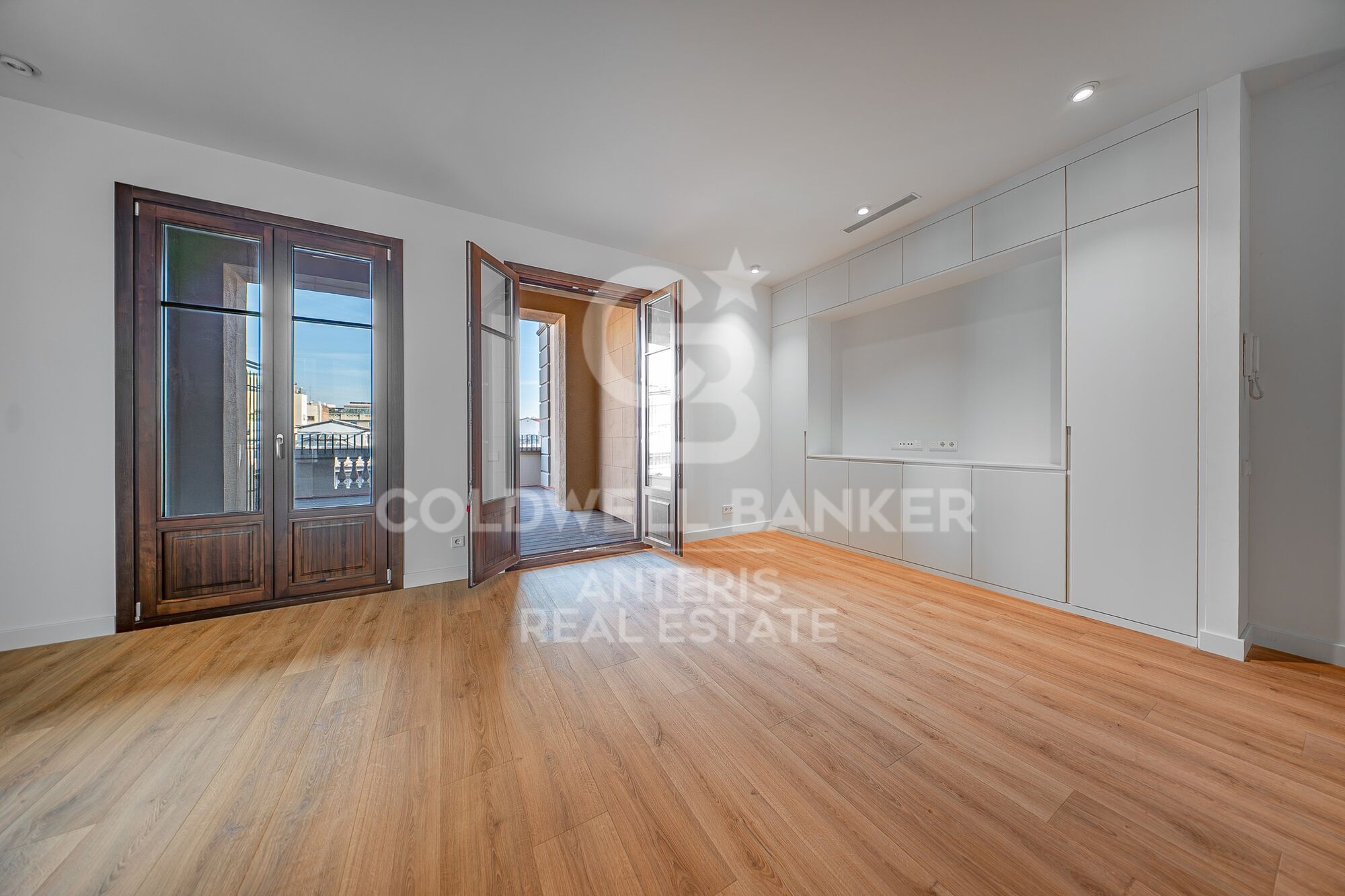 Exclusivo ático dúplex con terraza junto a Paseo de Gracia