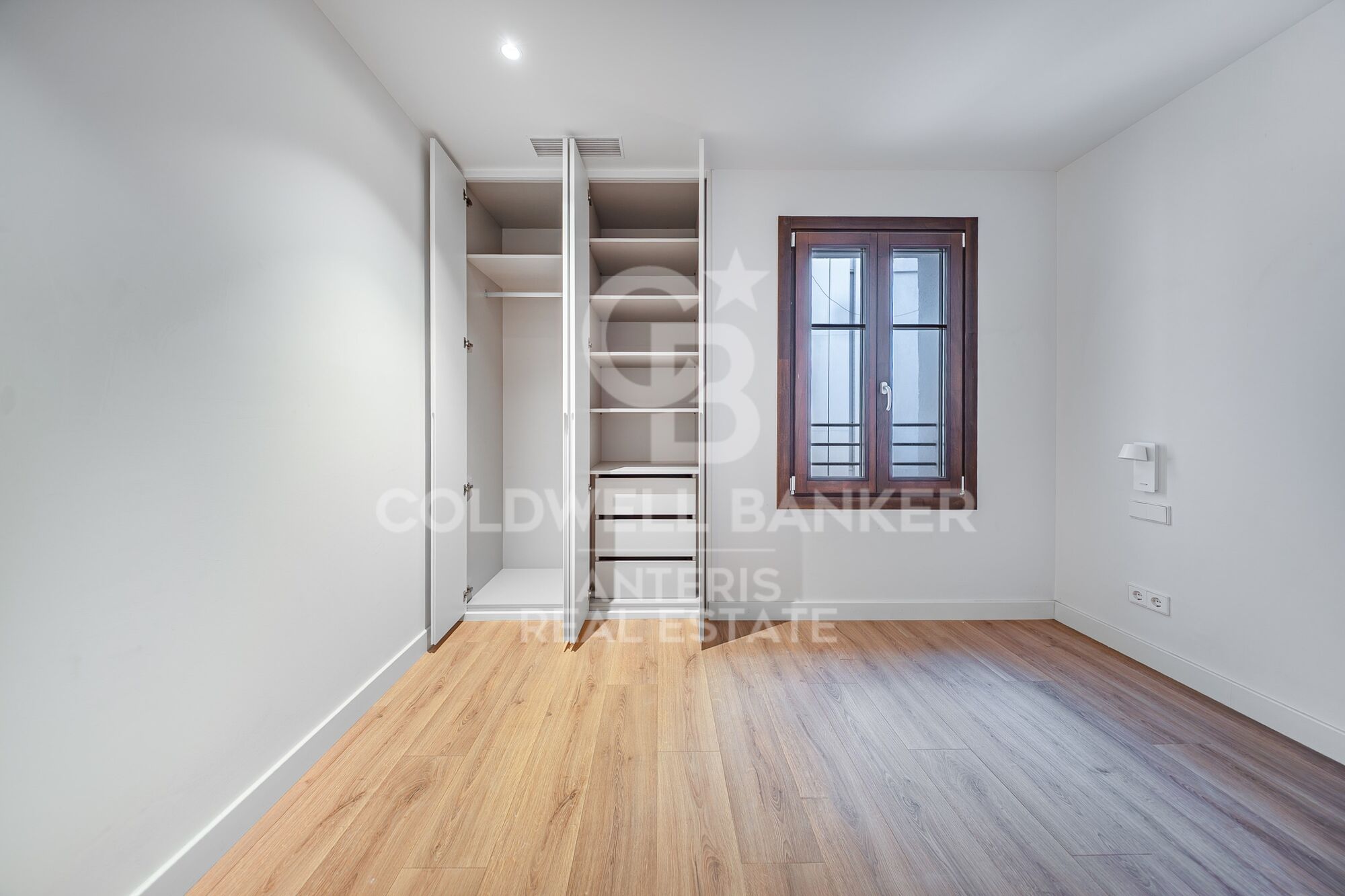 Exclusivo ático dúplex con terraza junto a Paseo de Gracia