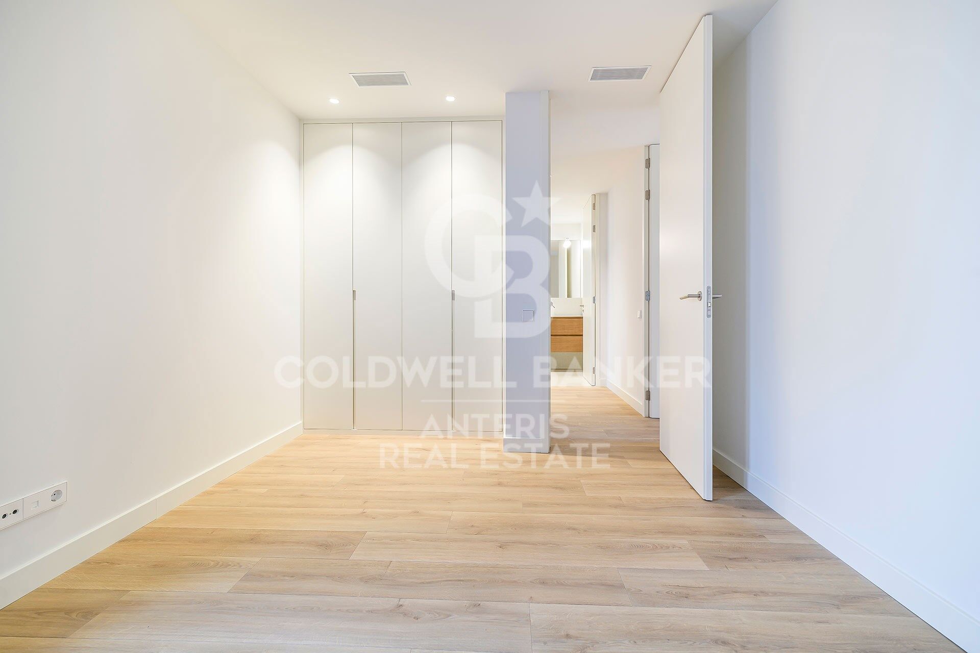 Exclusivo ático dúplex con terraza junto a Paseo de Gracia