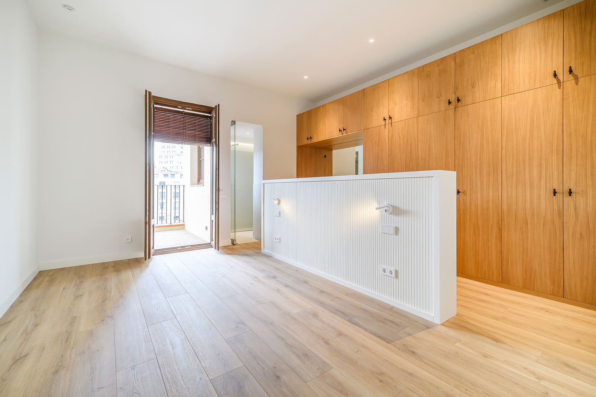 Exclusive duplex penthouse with terrace next to Paseo de Gracia