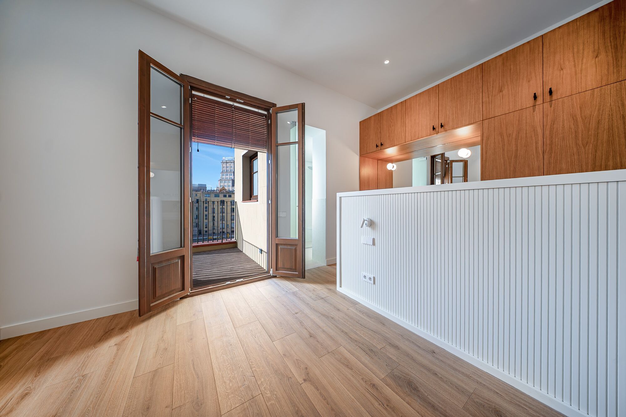 Exclusive duplex penthouse with terrace next to Paseo de Gracia