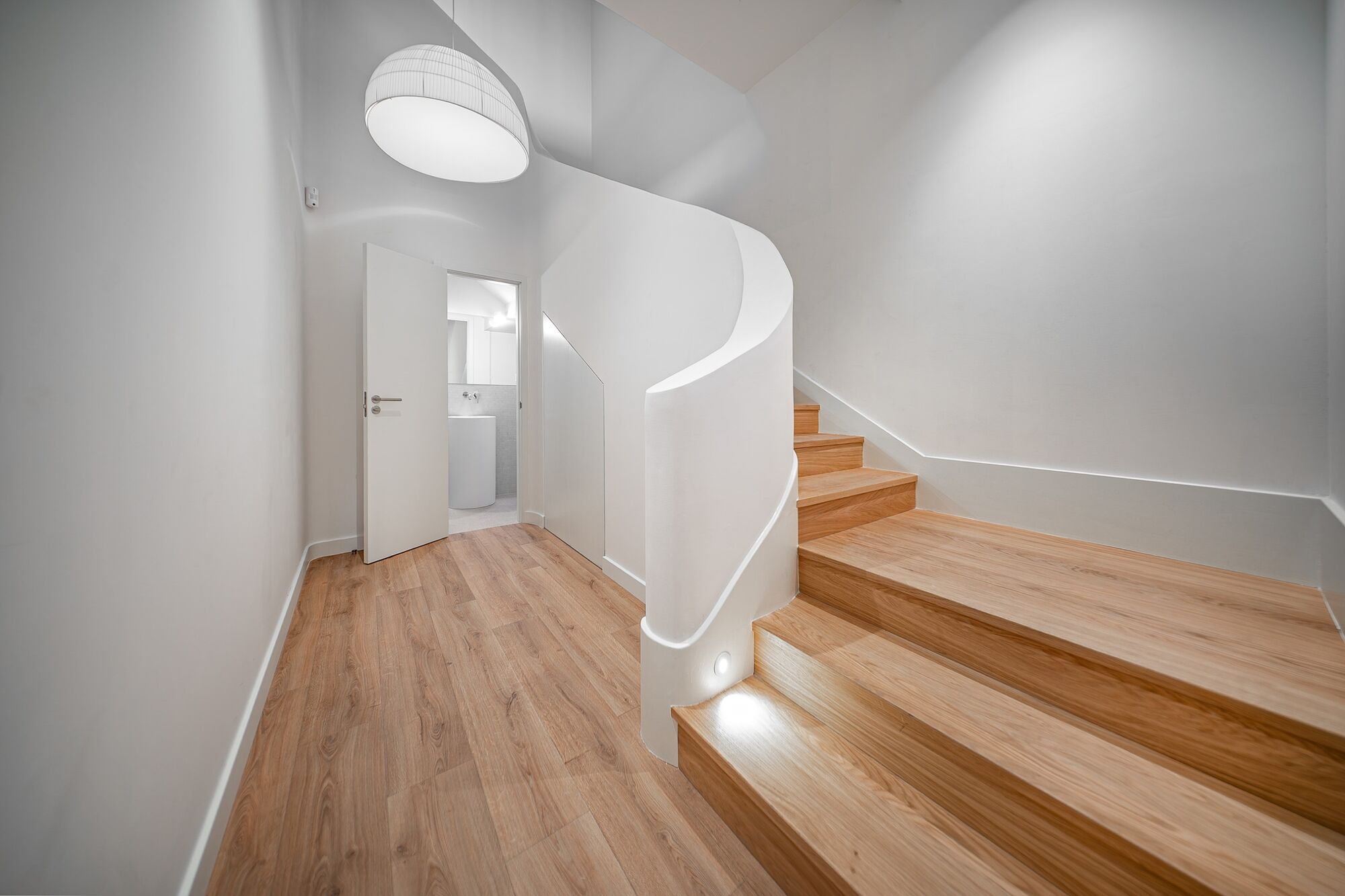 Exclusive duplex penthouse with terrace next to Paseo de Gracia