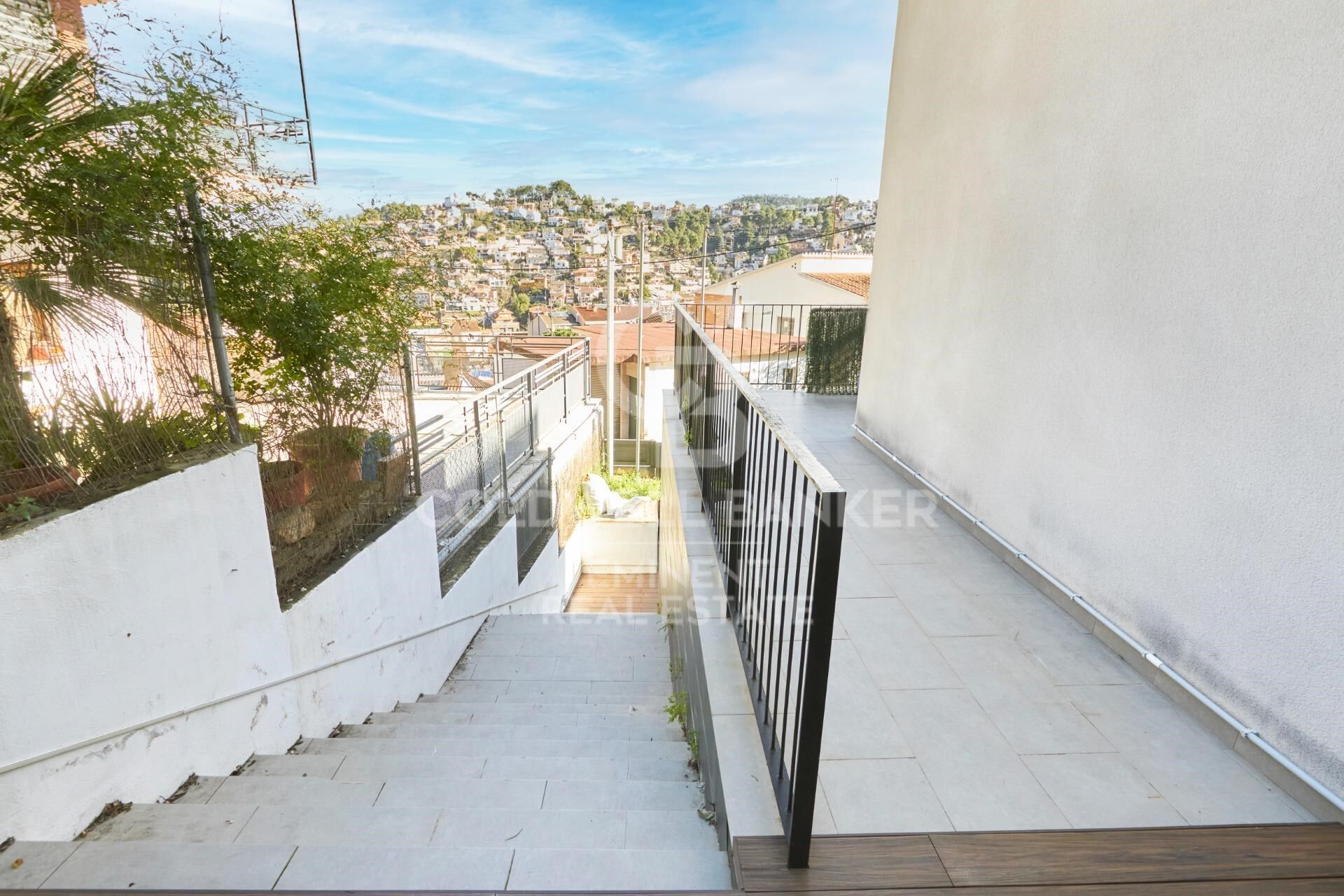 Casa dúplex independiente en centro de Vallirana