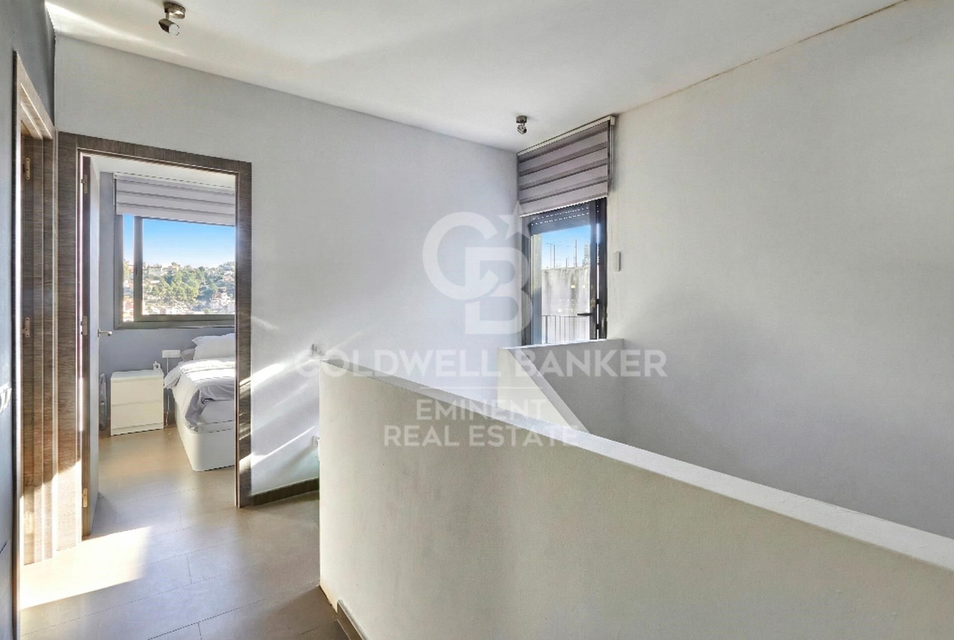 Casa dúplex independiente en centro de Vallirana