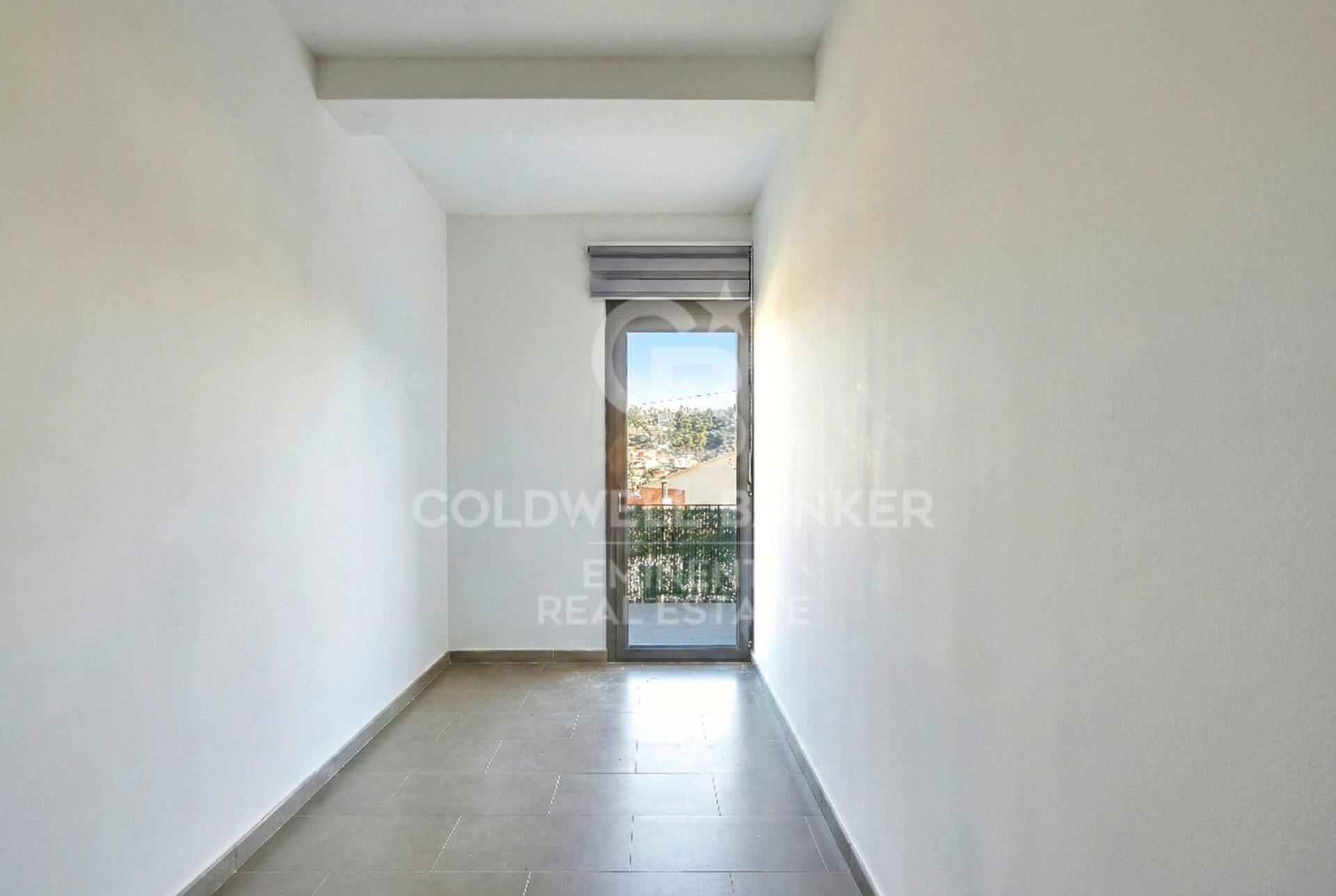 Casa dúplex independiente en centro de Vallirana