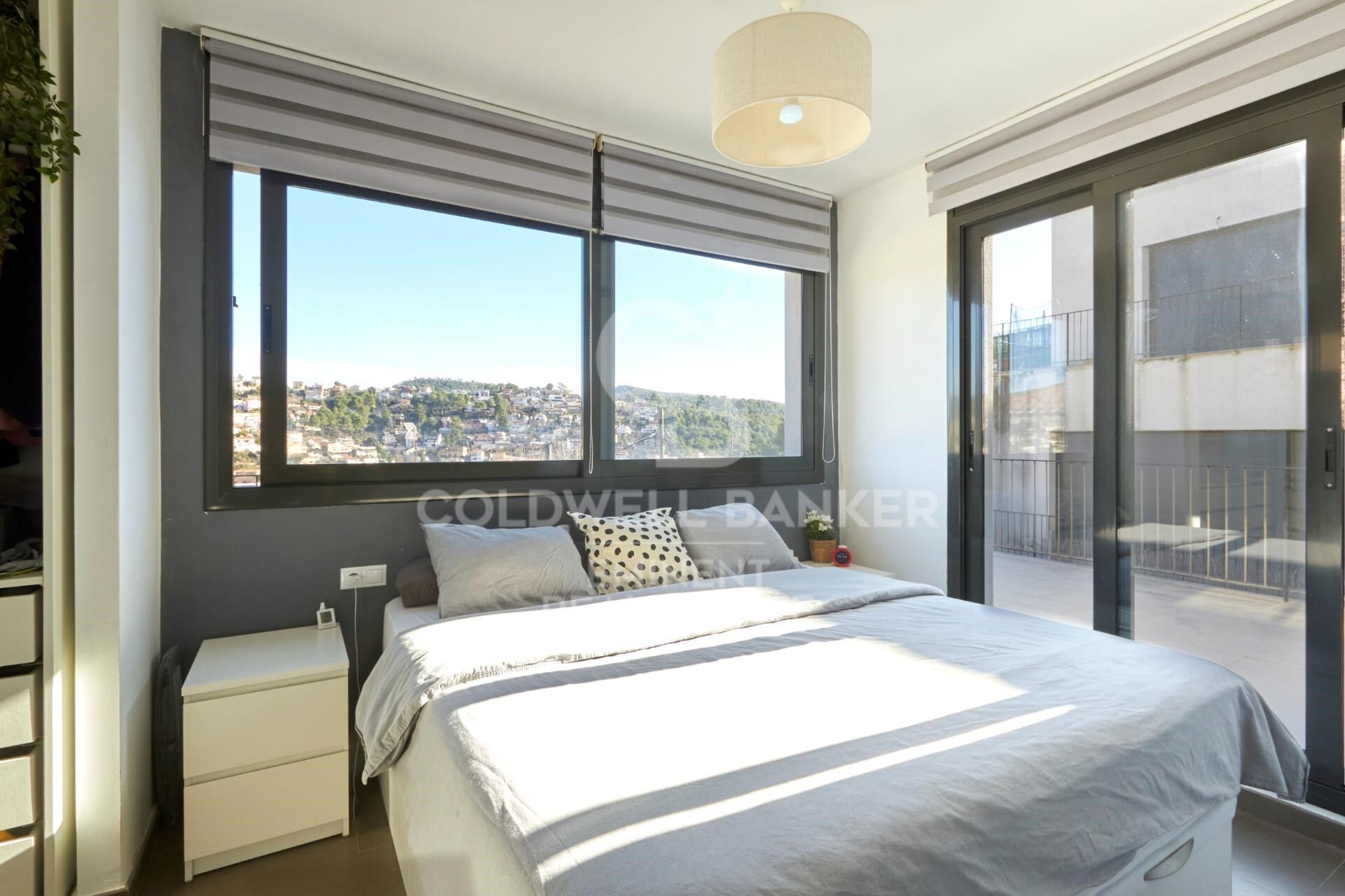 Casa dúplex independiente en centro de Vallirana