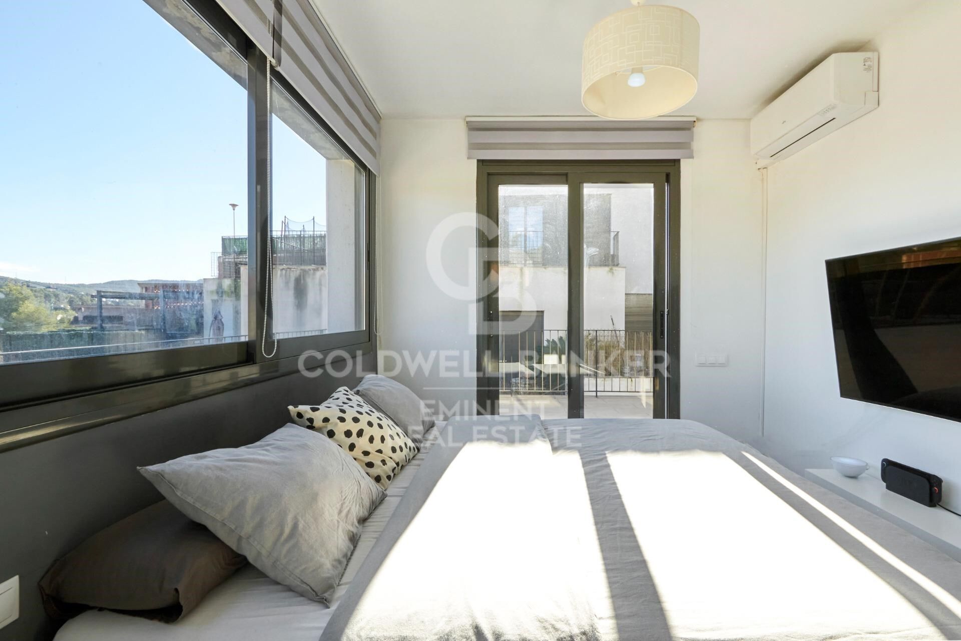 Casa dúplex independiente en centro de Vallirana