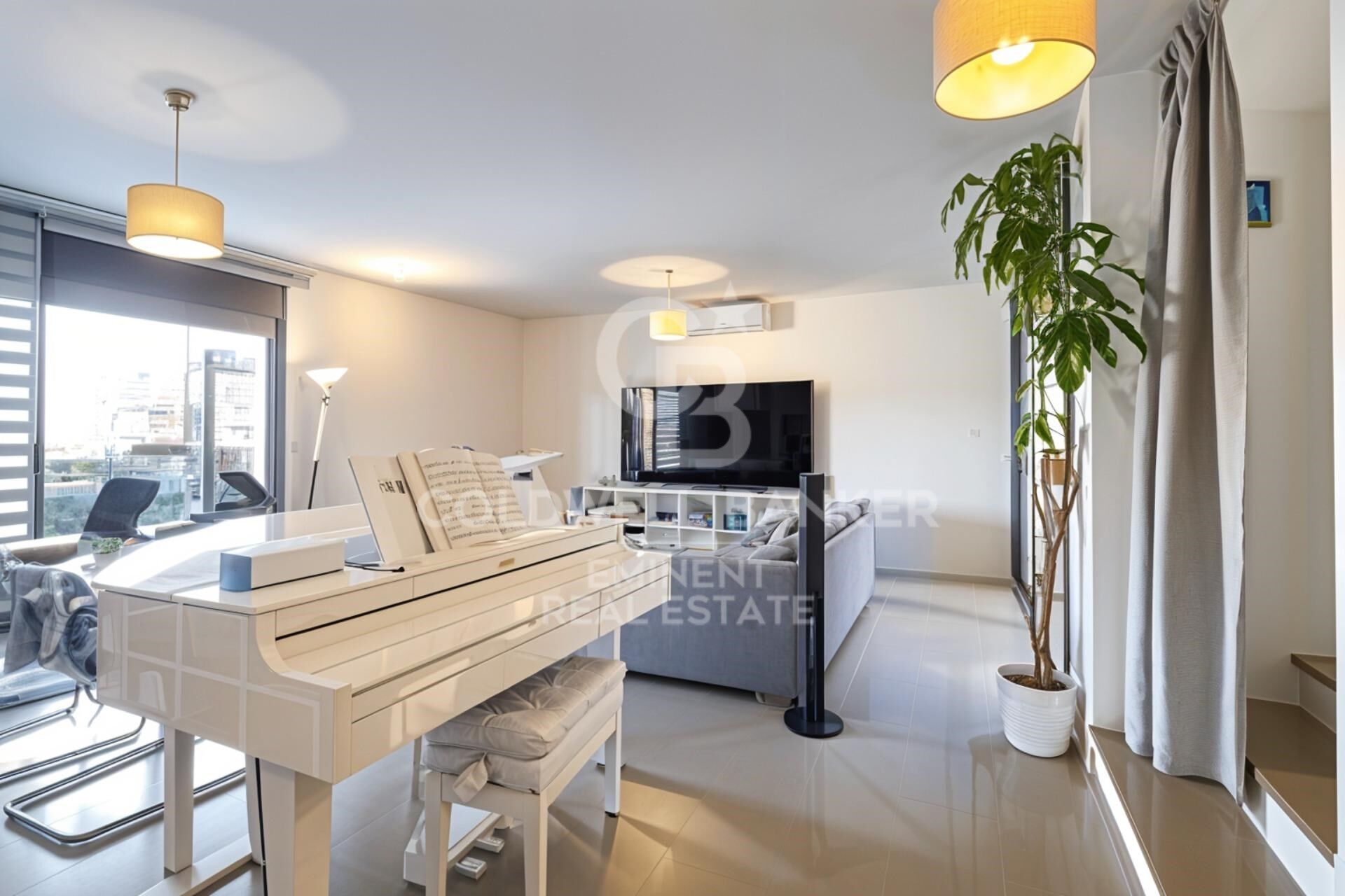 Casa dúplex independiente en centro de Vallirana