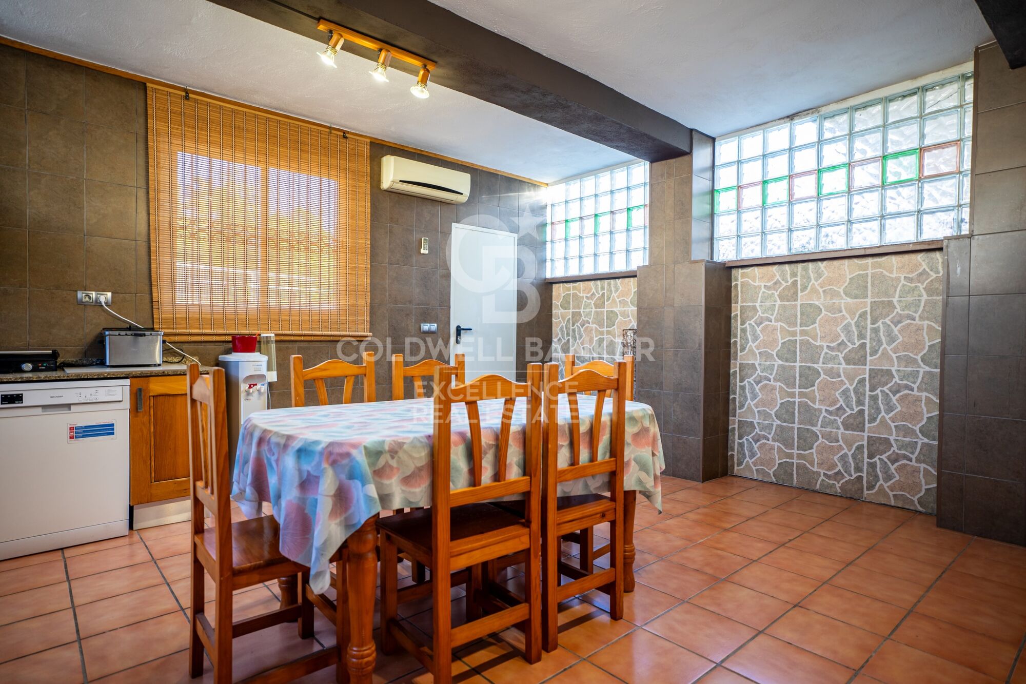 Amplia vivienda adosada de 198 m2 en Benadresa, Castellón