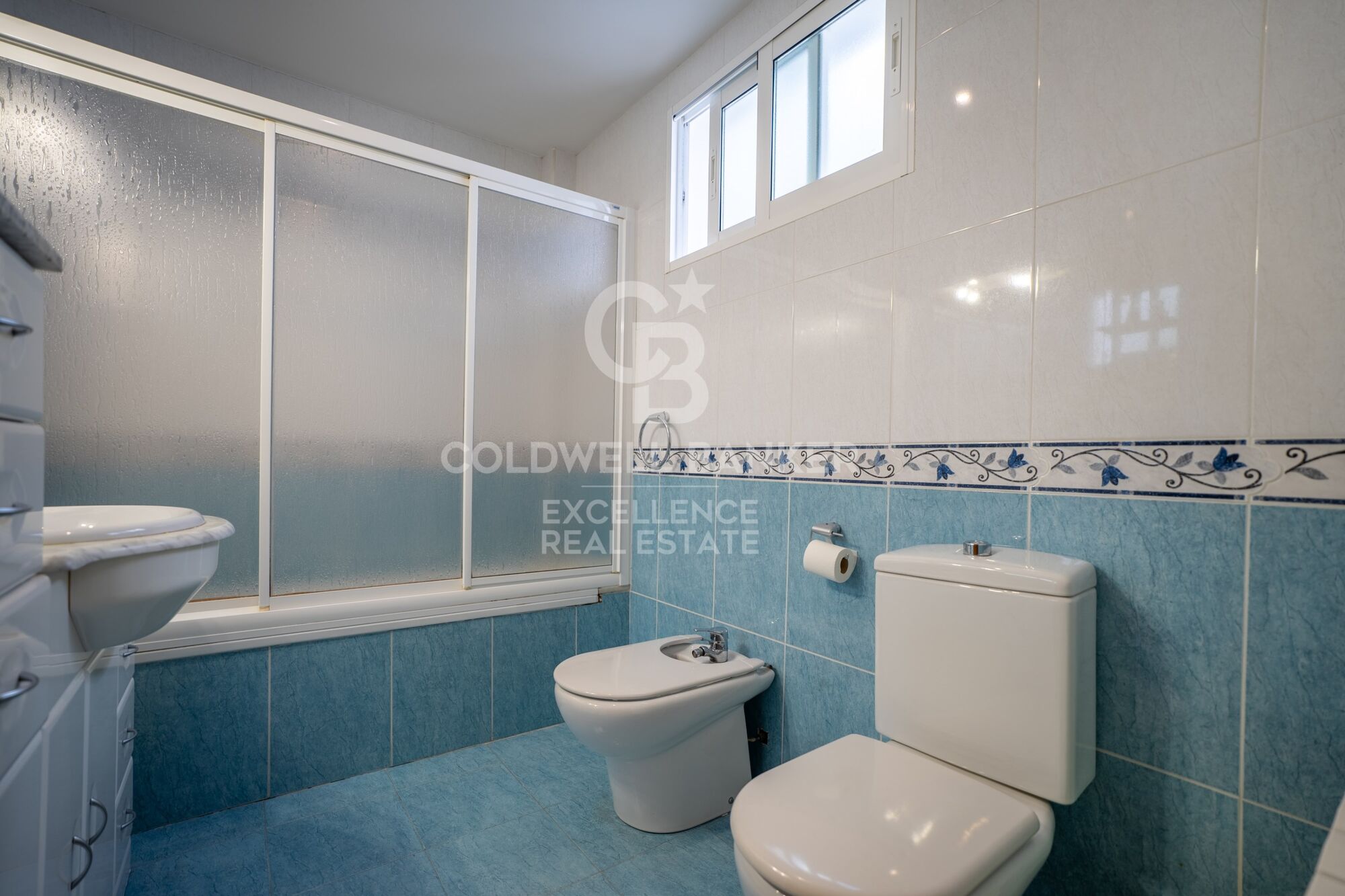 Amplia vivienda adosada de 198 m2 en Benadresa, Castellón