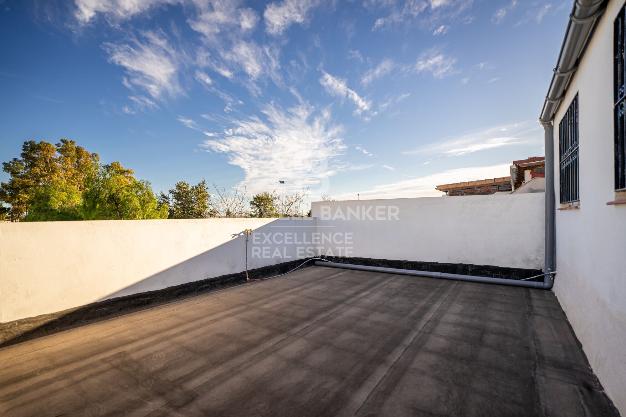 Amplia vivienda adosada de 198 m2 en Benadresa, Castellón