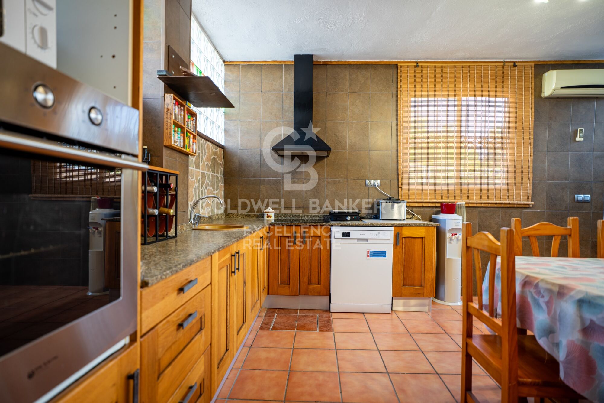 Amplia vivienda adosada de 198 m2 en Benadresa, Castellón