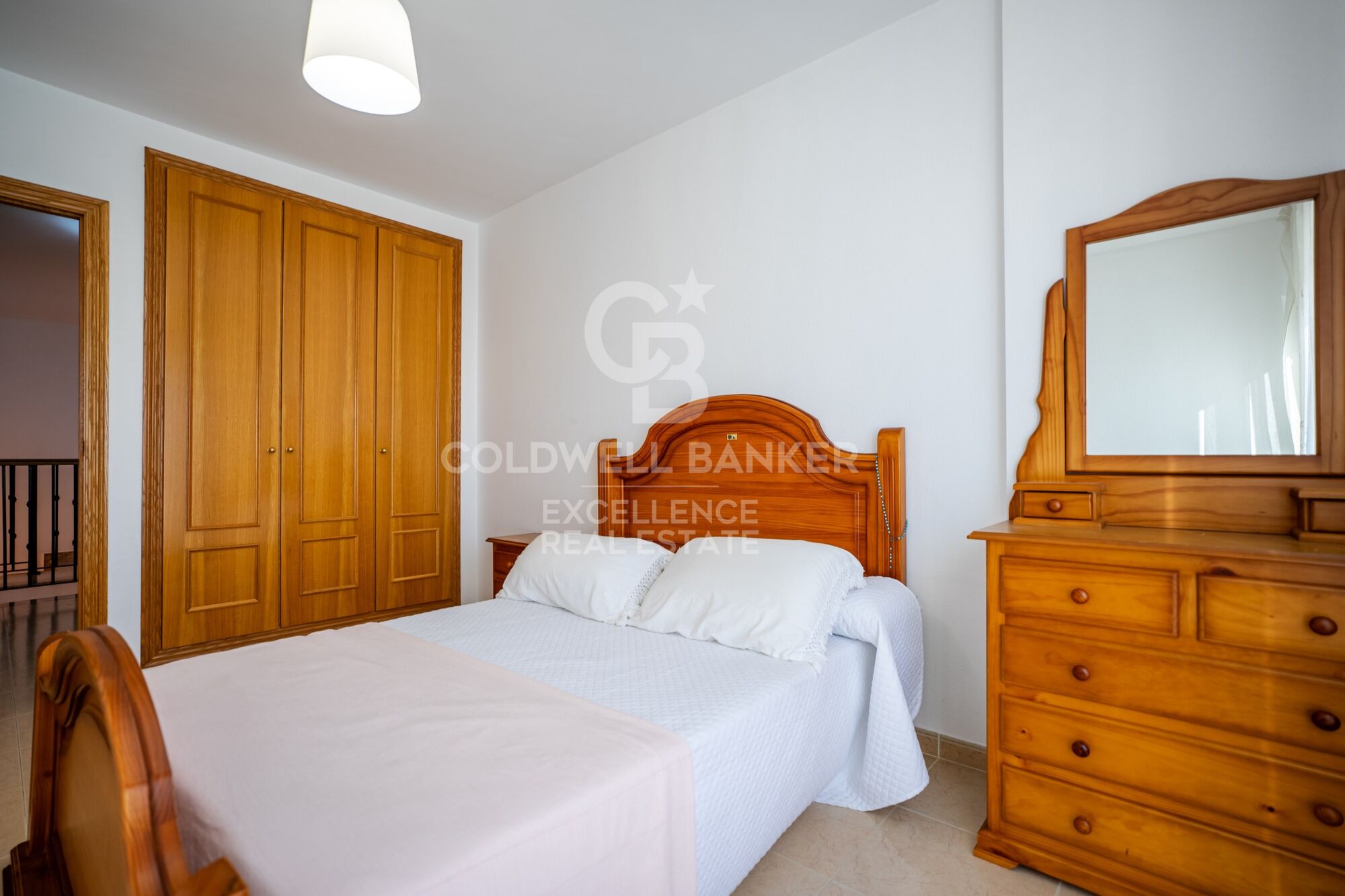 Geräumiges Reihenhaus mit Terrassen und viel Tageslicht, nur wenige Minuten von Castellón entfernt