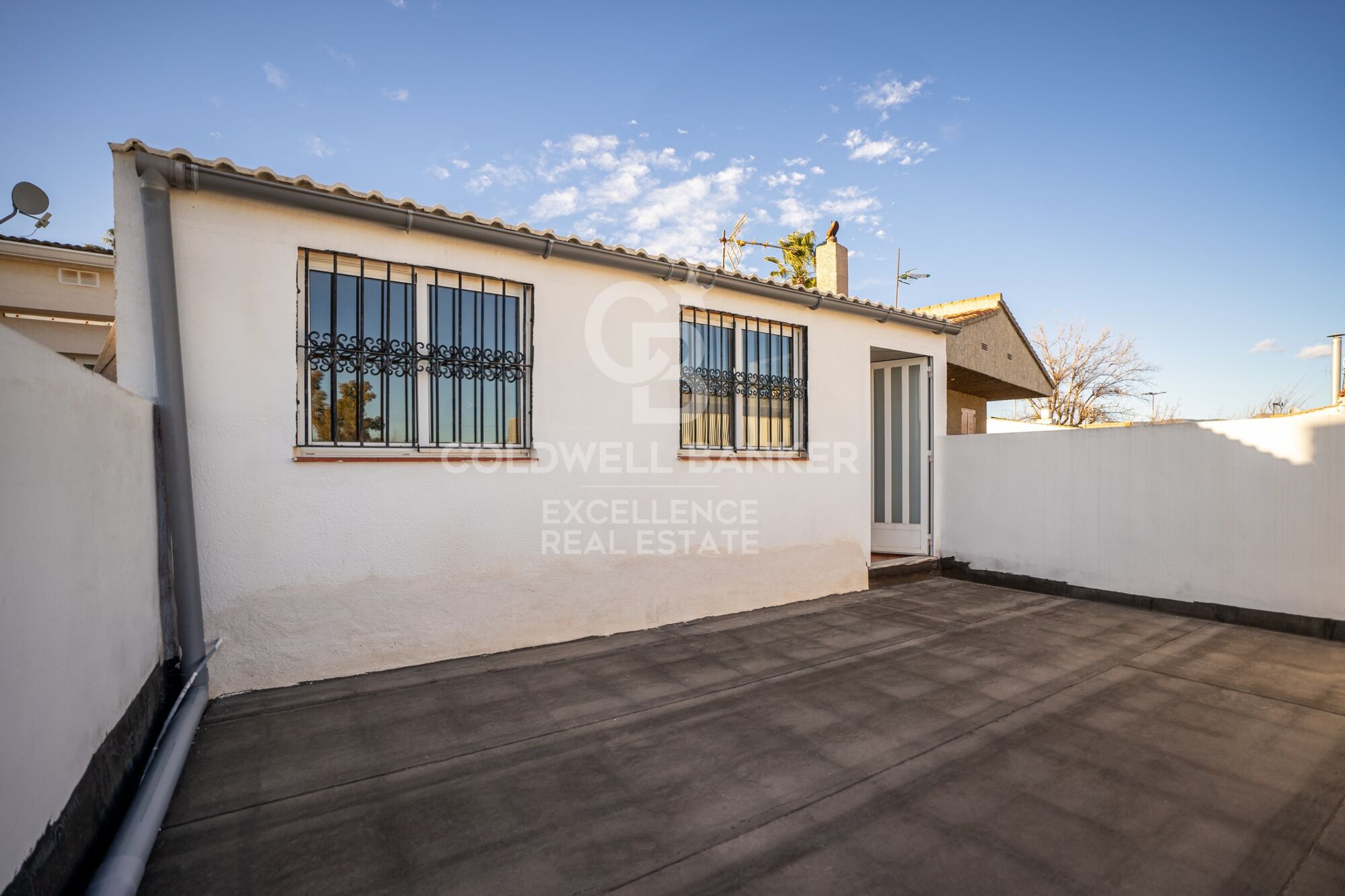 Geräumiges Reihenhaus mit Terrassen und viel Tageslicht, nur wenige Minuten von Castellón entfernt