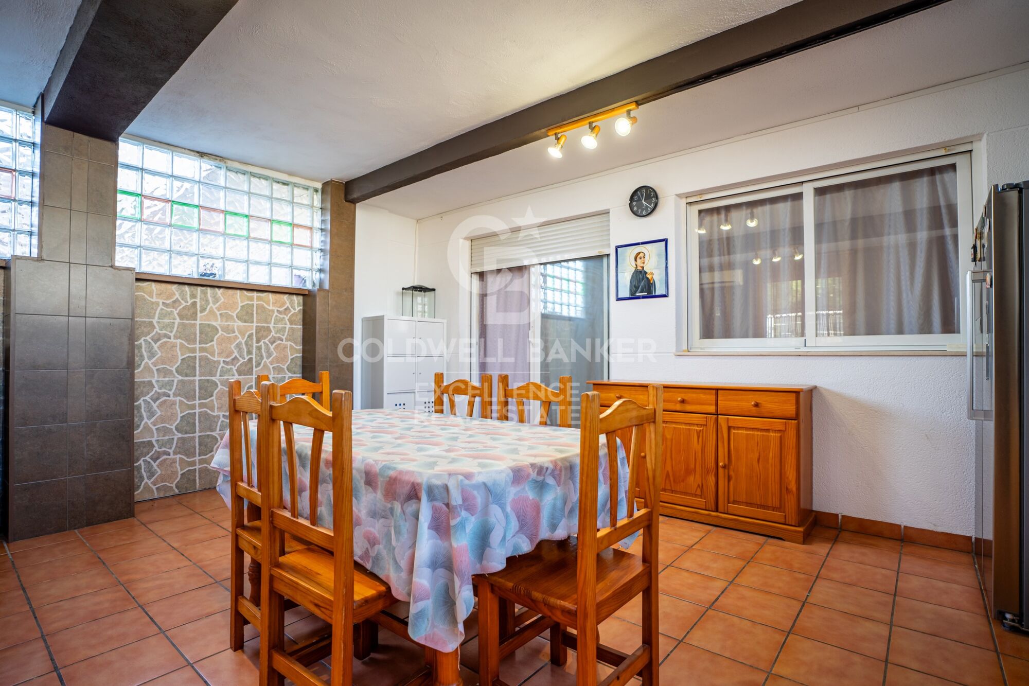 Geräumiges Reihenhaus mit Terrassen und viel Tageslicht, nur wenige Minuten von Castellón entfernt
