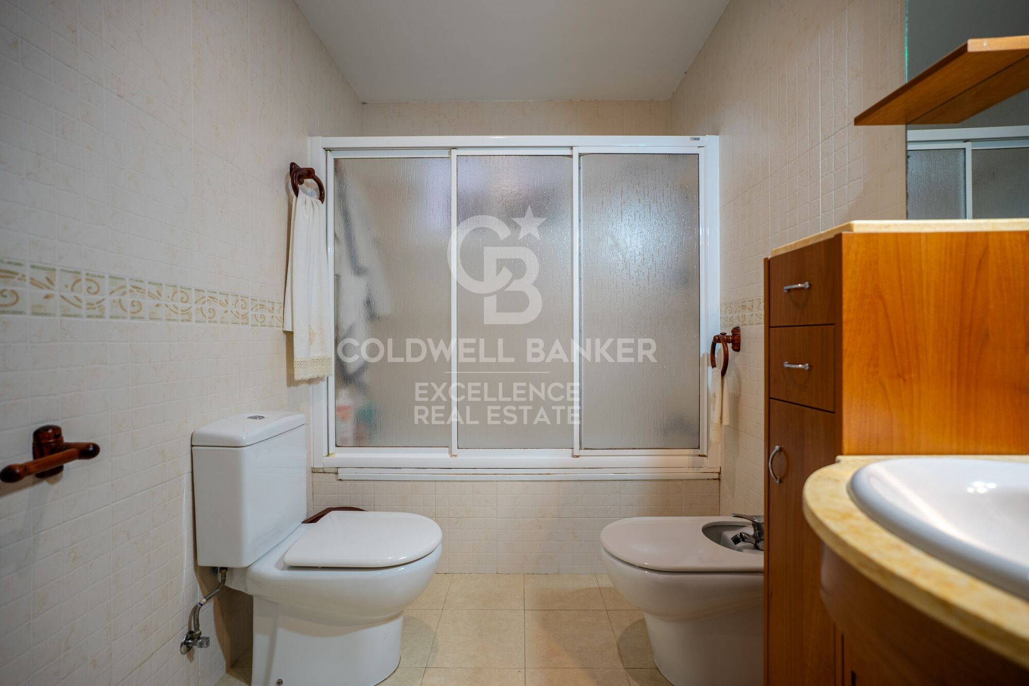 Spacious townhouse with terraces and great natural light just minutes from Castellón
