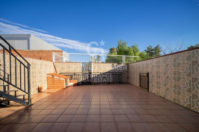 Spacious 198 m2 semi-detached house in Benadresa, Castellón