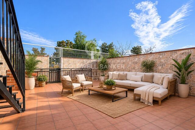 Maison mitoyenne spacieuse avec terrasses et grande luminosité à quelques minutes de Castellón