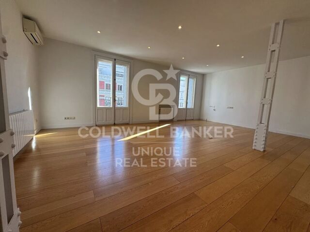 Piso exterior de 3 habitaciones en Goya, Madrid