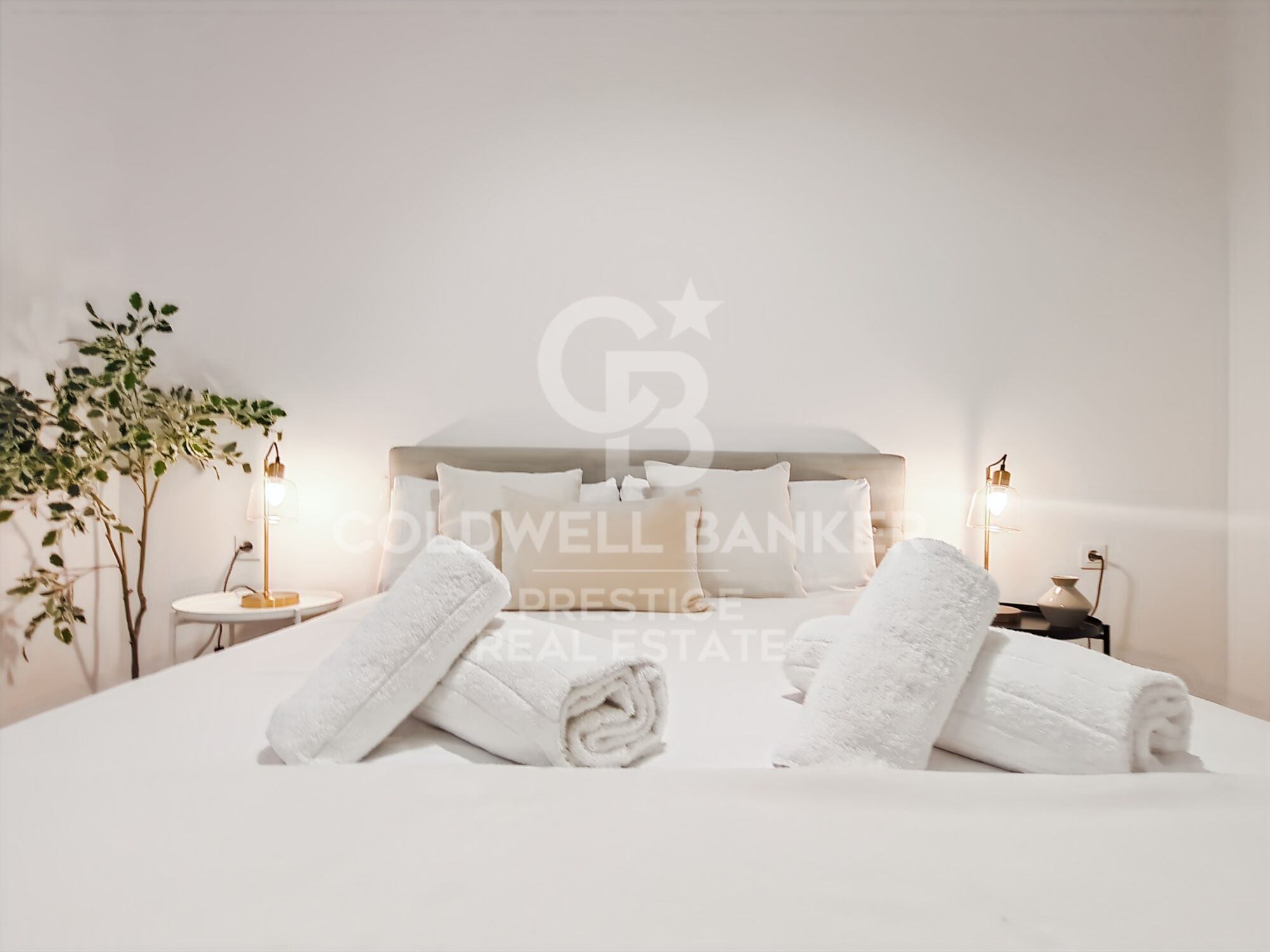 Piso con suelos originales y volta catalana en el Eixample, Barcelona