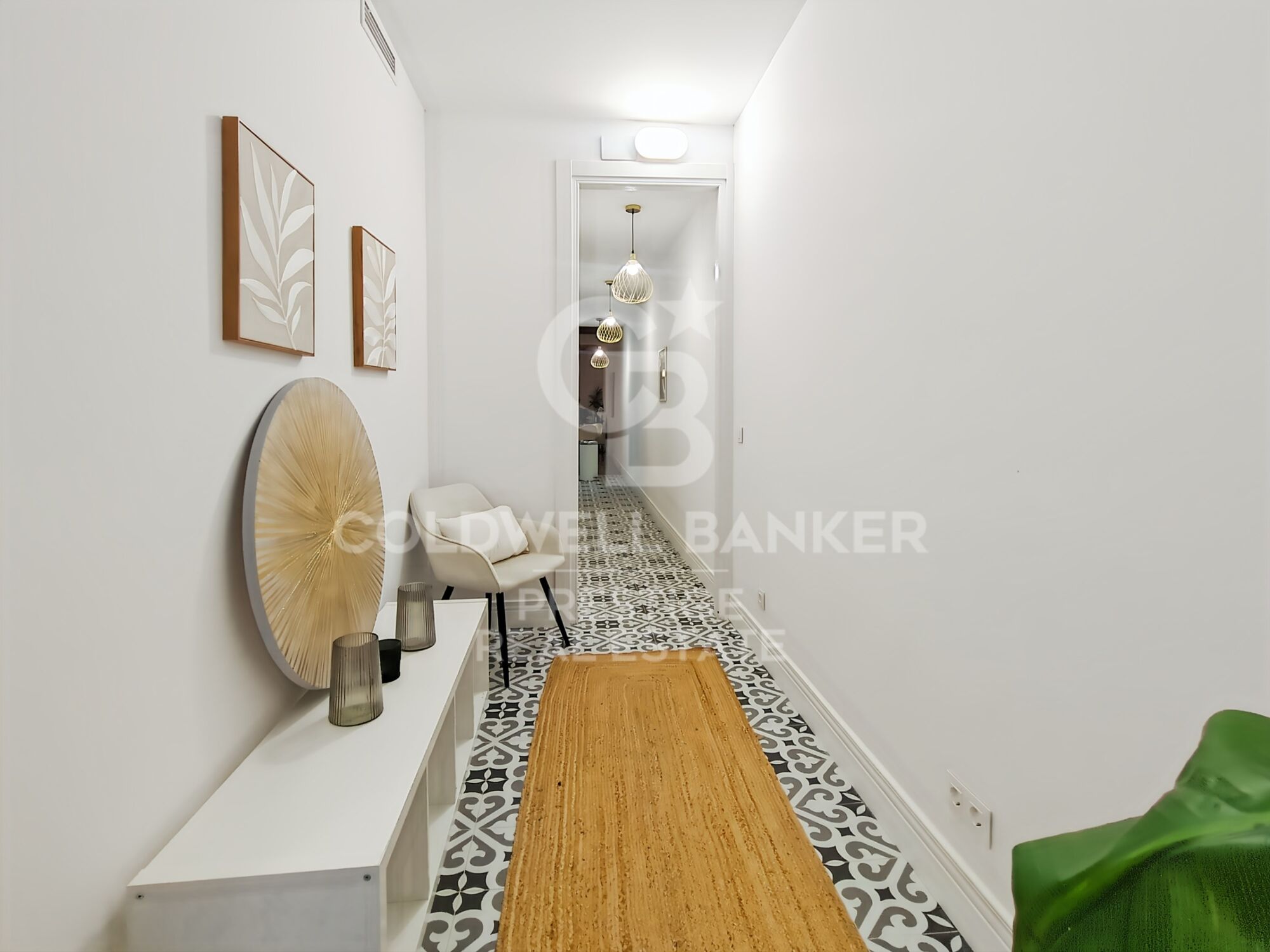 Piso con suelos originales y volta catalana en el Eixample, Barcelona