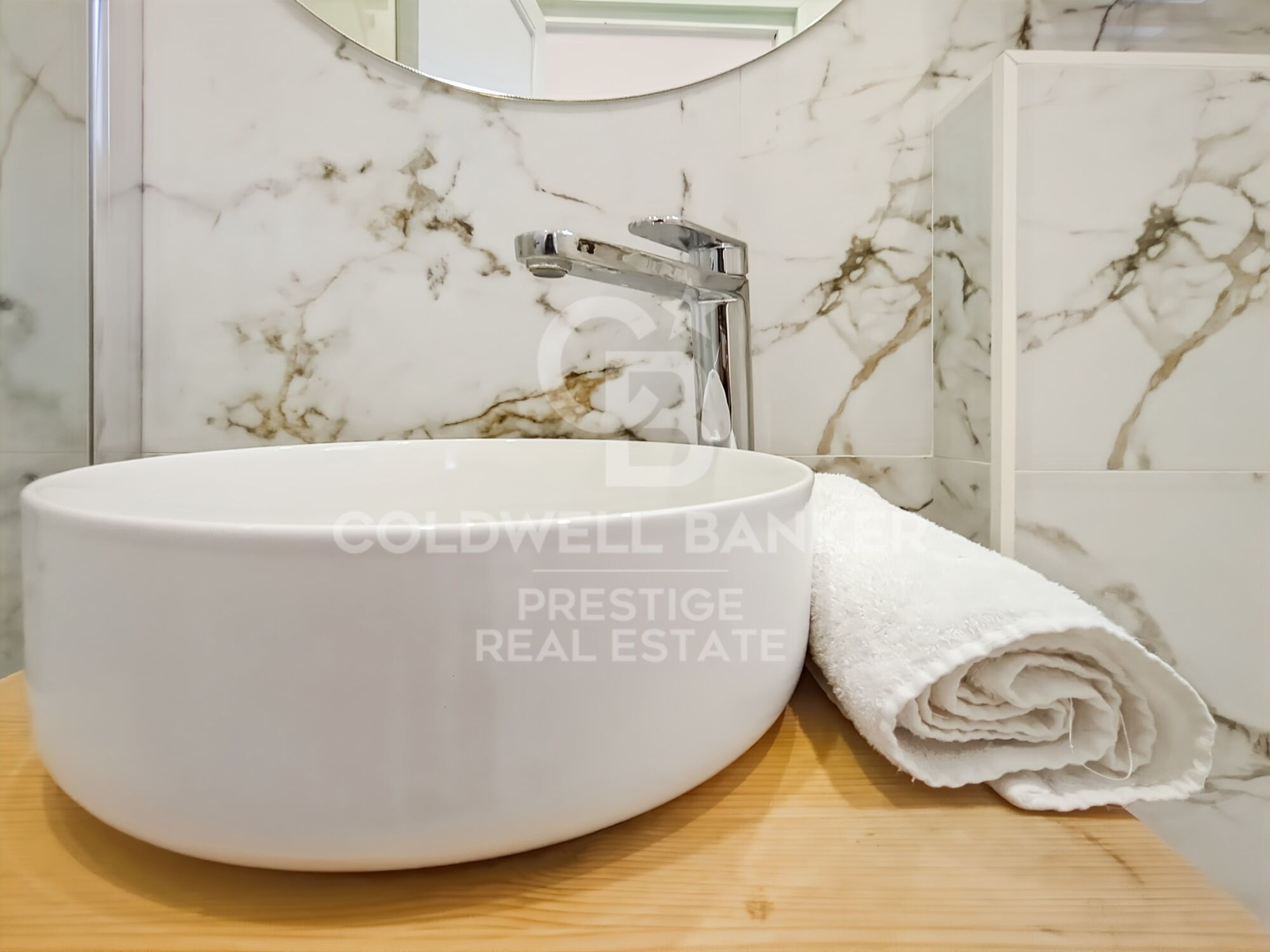 Piso con suelos originales y volta catalana en el Eixample, Barcelona