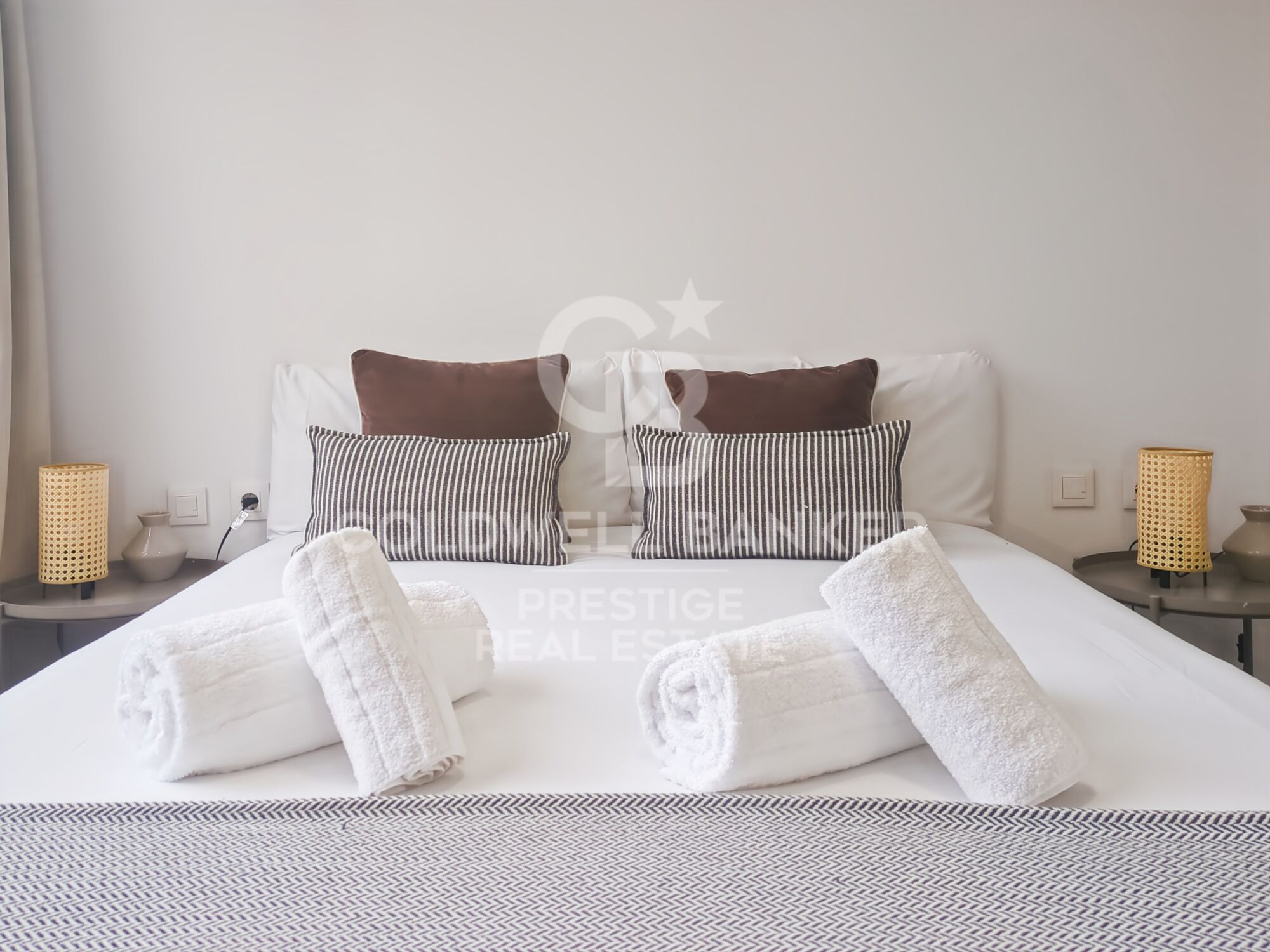 Piso con suelos originales y volta catalana en el Eixample, Barcelona