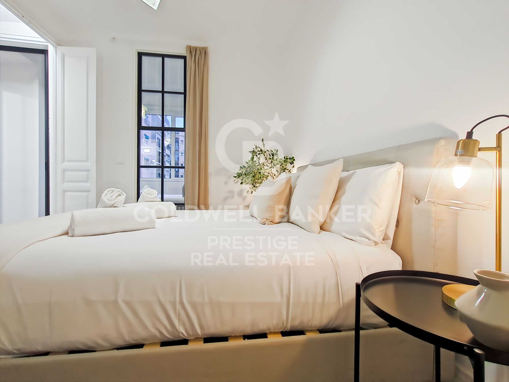 Apartment with original floors and Catalan vaulted ceiling in Eixample, Barcelona