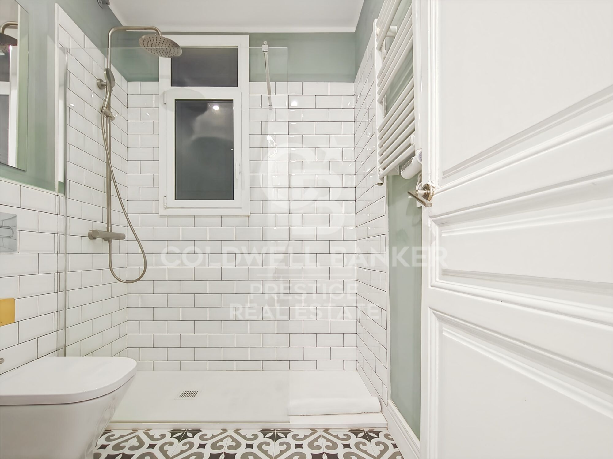 Apartment with original floors and Catalan vaulted ceiling in Eixample, Barcelona