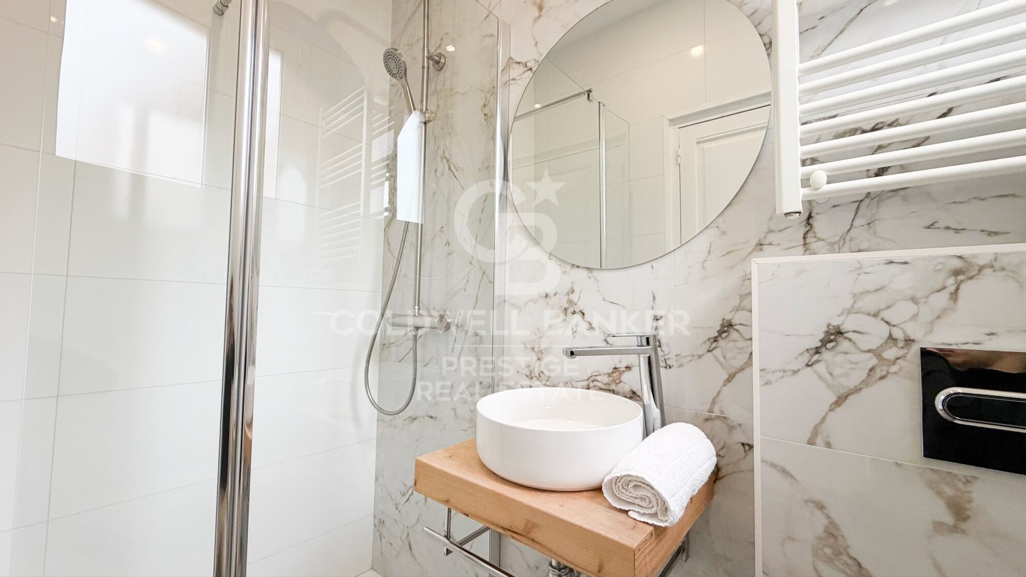 Wohnung mit originalen Bodenbelägen und katalanischer Gewölbedecke. Eixample, Barcelona