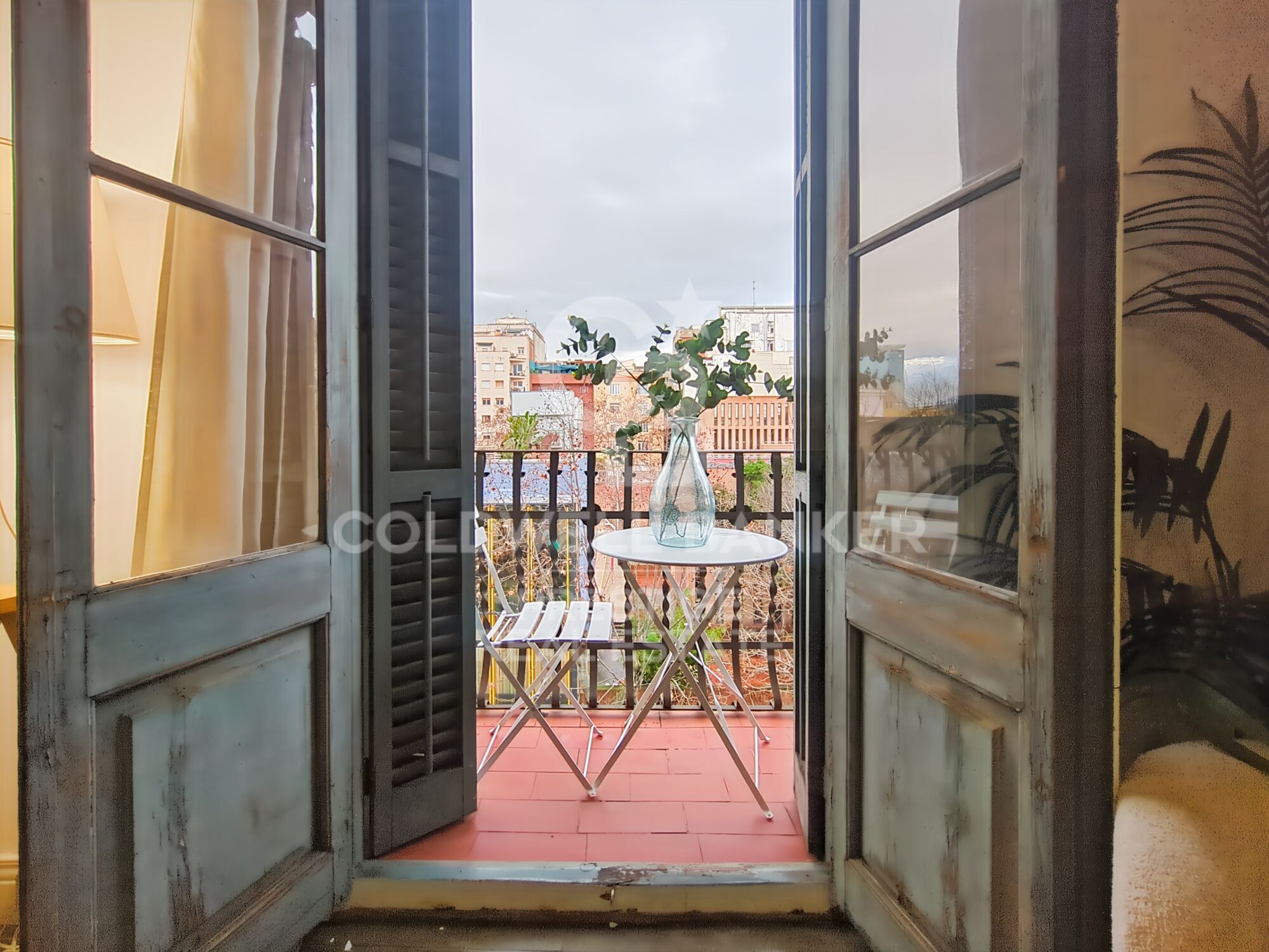 Apartment with original floors and Catalan vaulted ceiling in Eixample, Barcelona